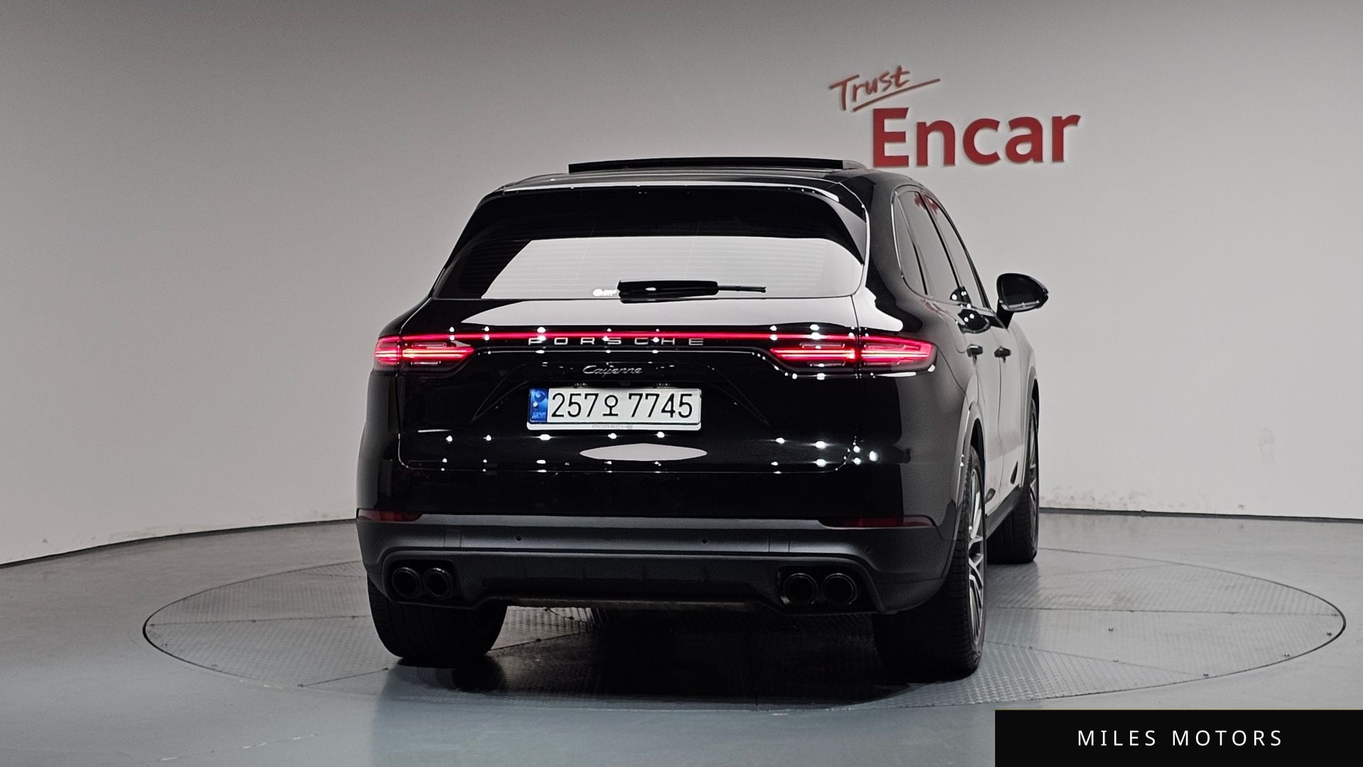 Porsche Cayenne 2023 — миниатюра 3