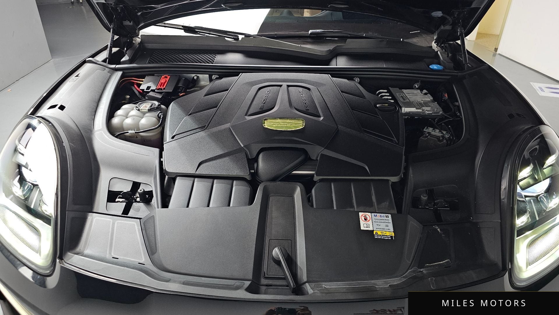 Porsche Cayenne 2023 — миниатюра 5