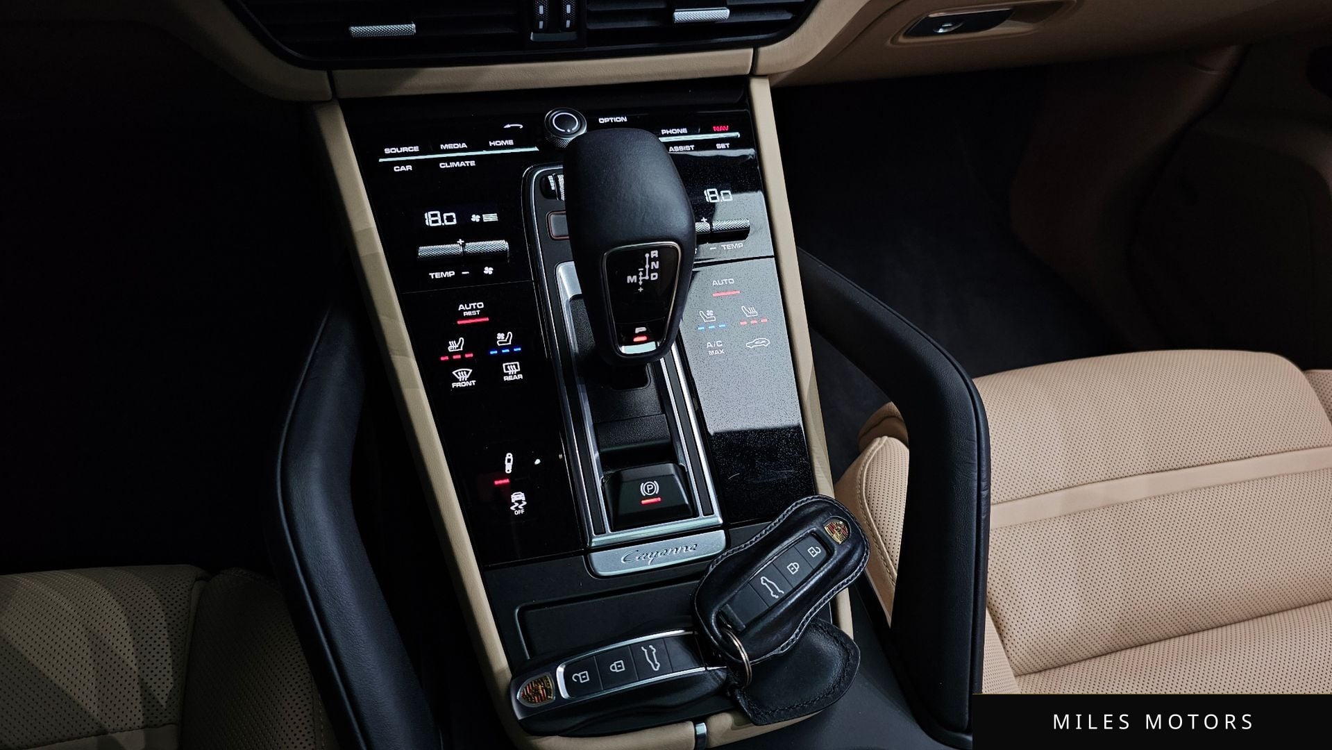 Porsche Cayenne 2023 — миниатюра 11