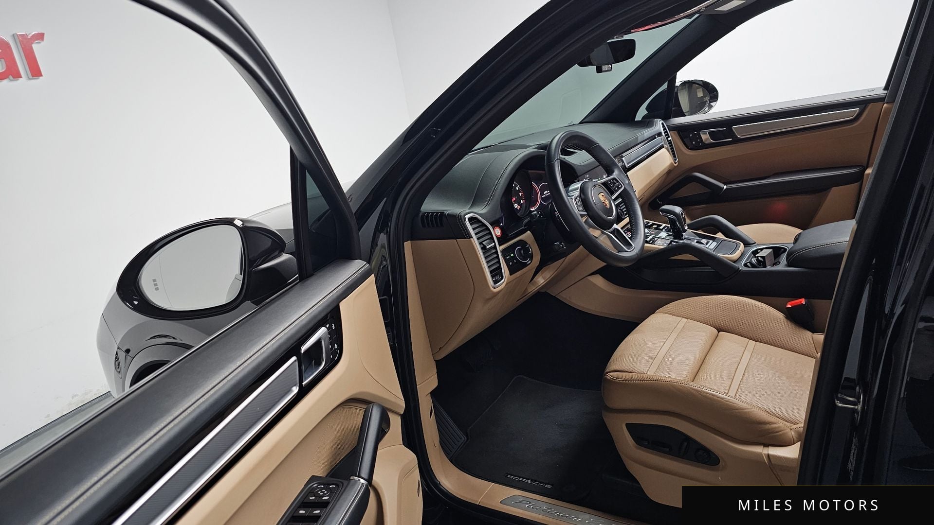 Porsche Cayenne 2023 — миниатюра 12