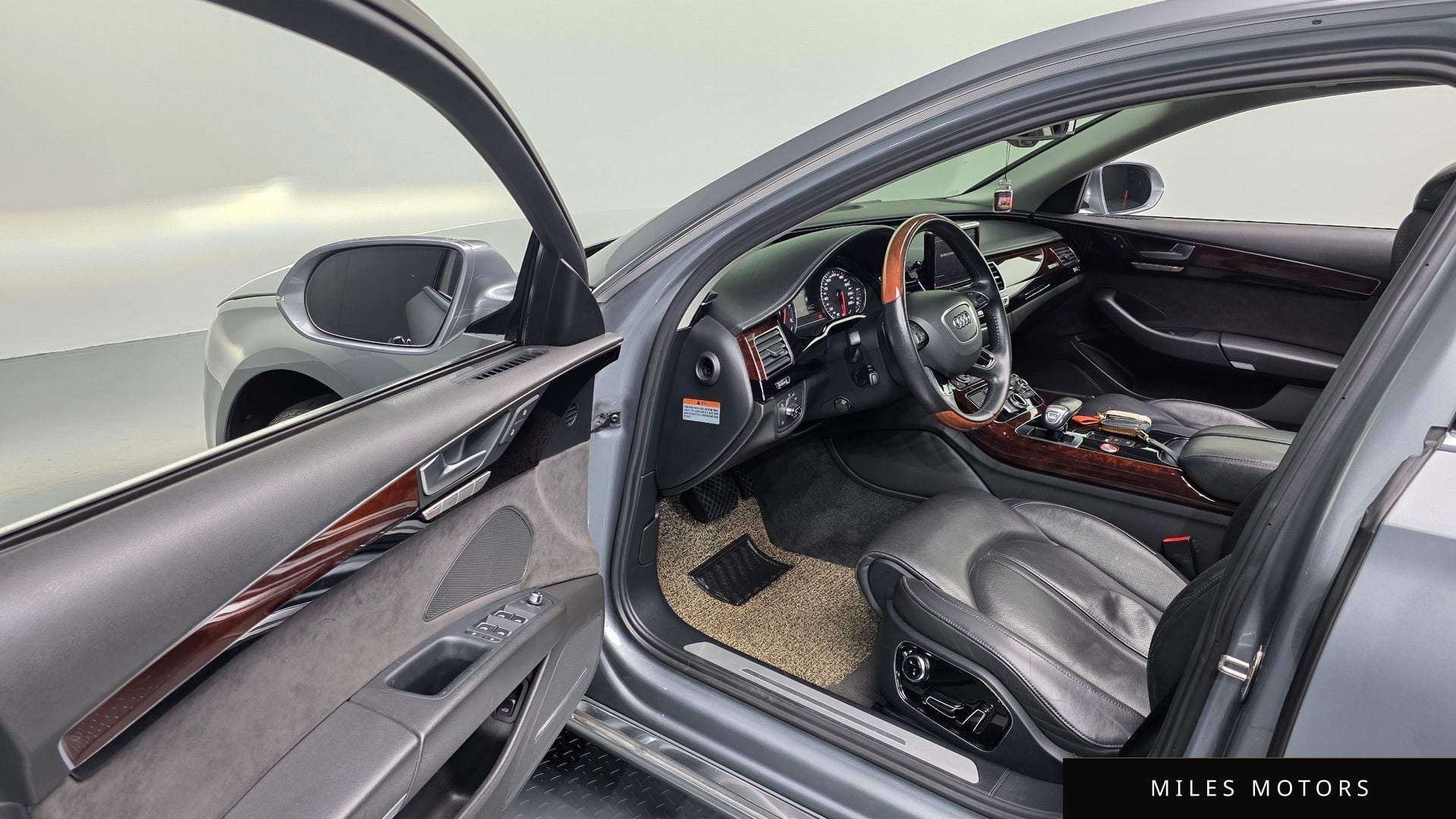 Audi A8 2013 — миниатюра 10