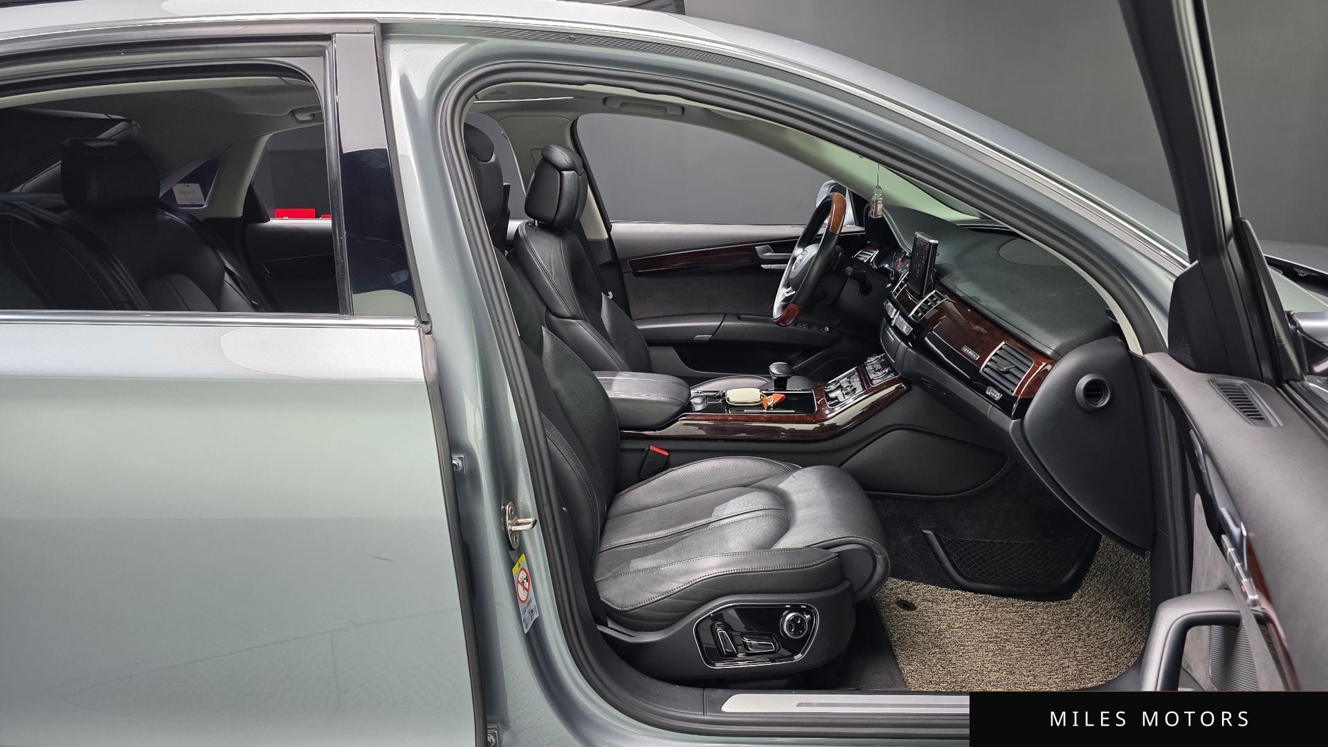 Audi A8 2013 — миниатюра 11