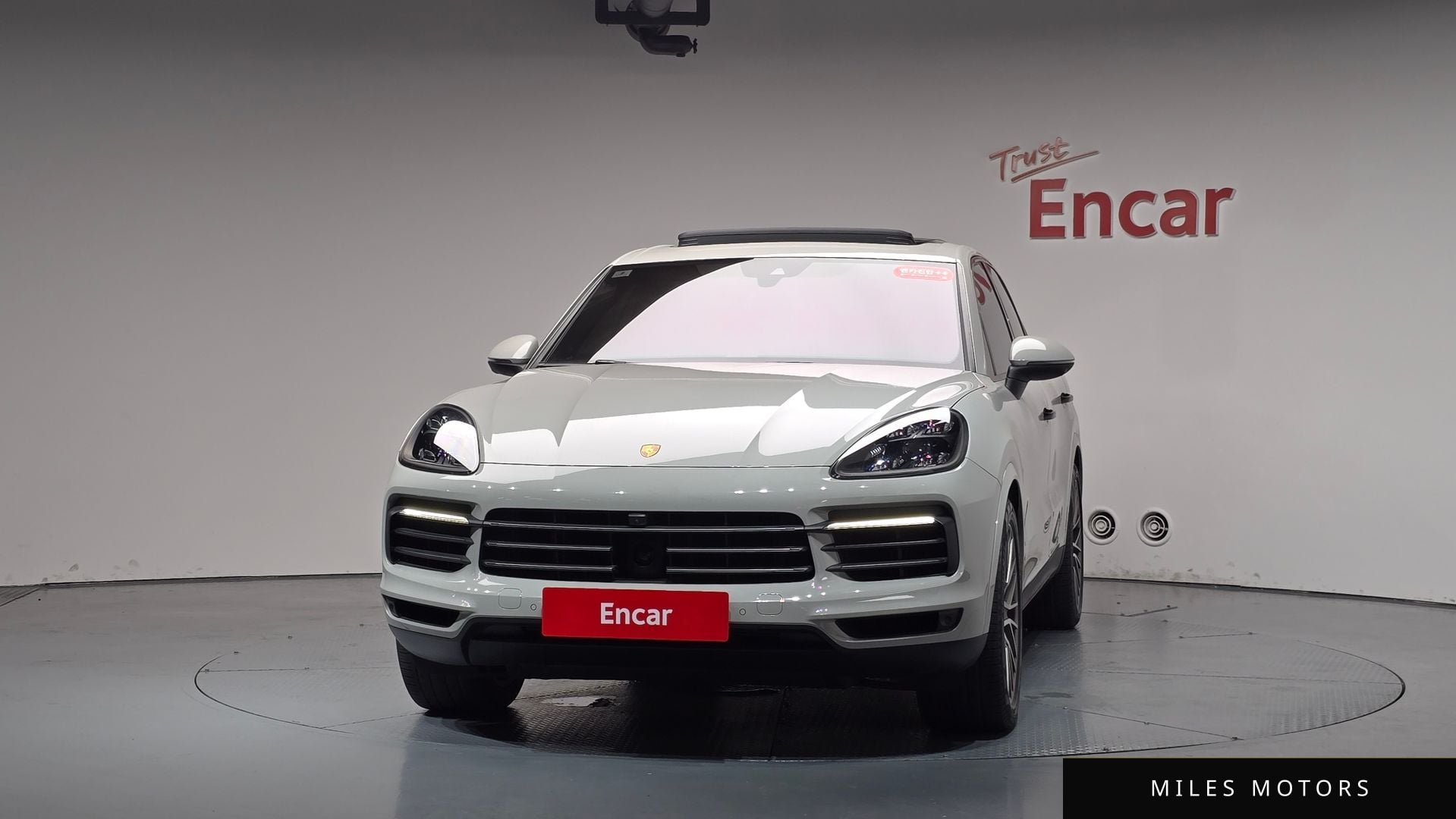 Porsche Cayenne 2023 — миниатюра 2