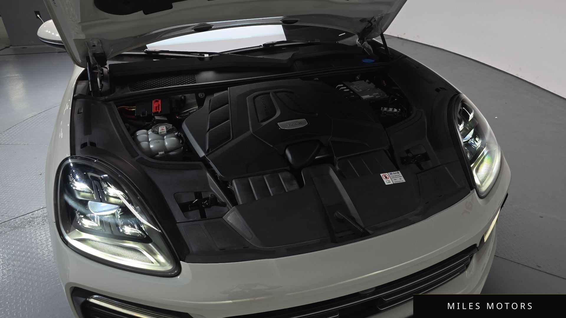 Porsche Cayenne 2023 — миниатюра 5