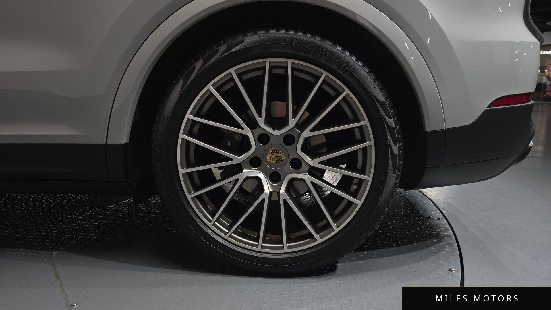 Porsche Cayenne 2023 — миниатюра 6