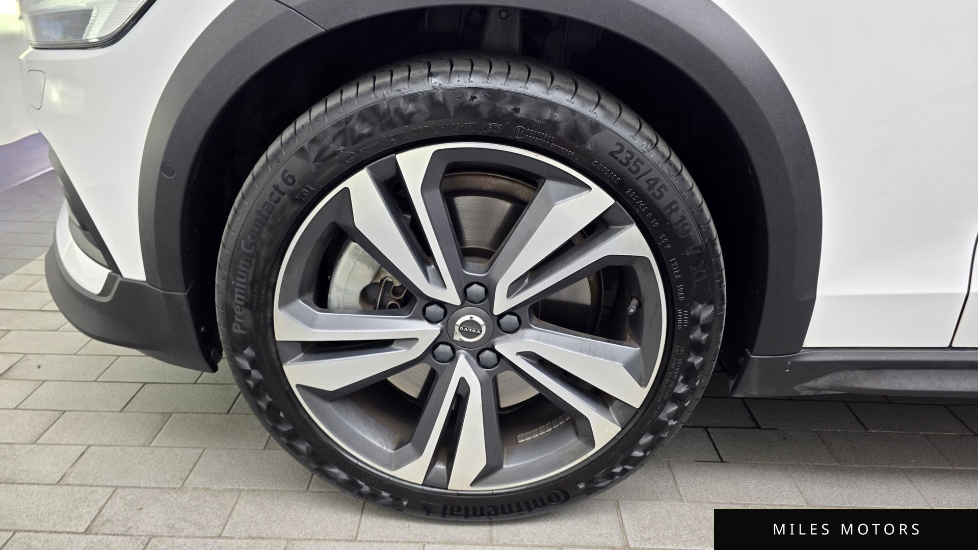 Volvo V60 2021 — миниатюра 5