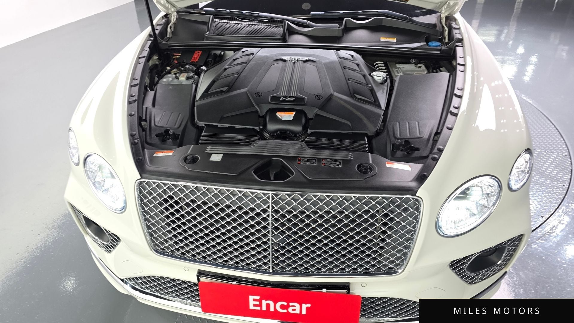 Bentley Bentayga 2022 — миниатюра 6