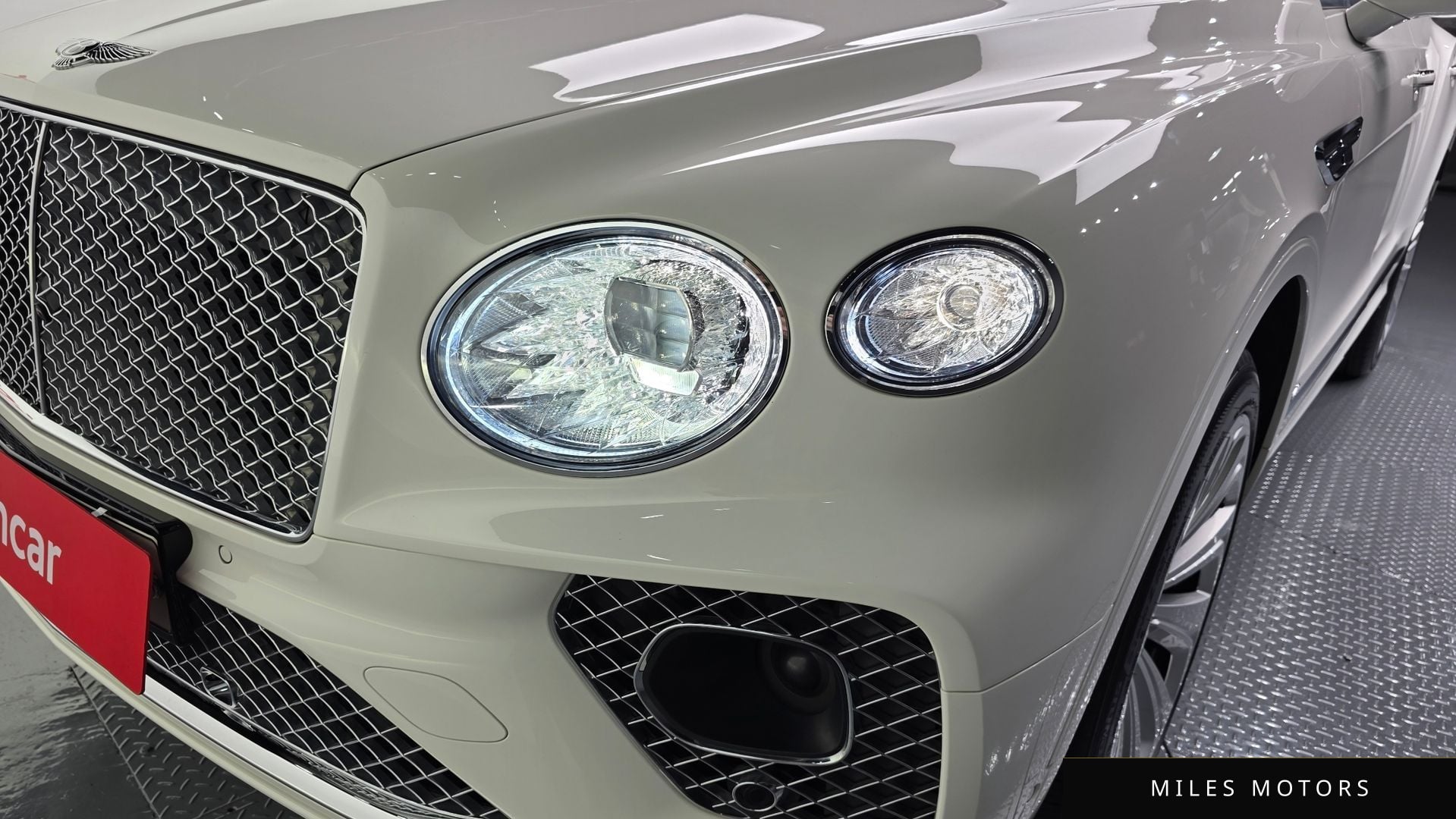 Bentley Bentayga 2022 — миниатюра 8