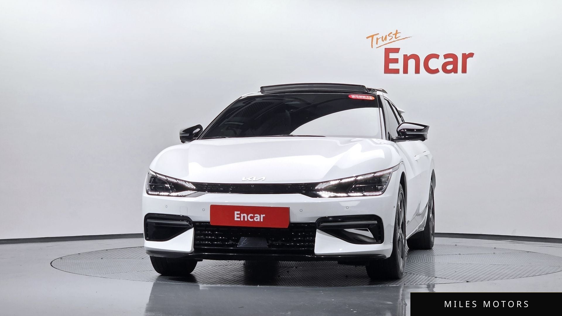 Kia EV6 2023 — миниатюра 2