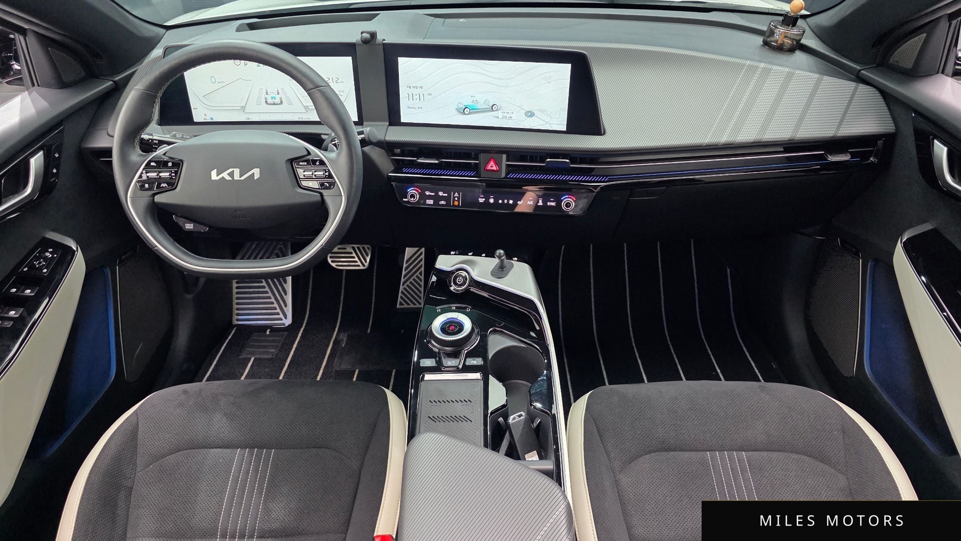 Kia EV6 2023 — миниатюра 9