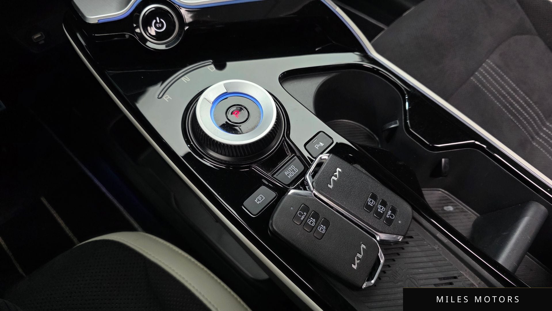 Kia EV6 2023 — миниатюра 11