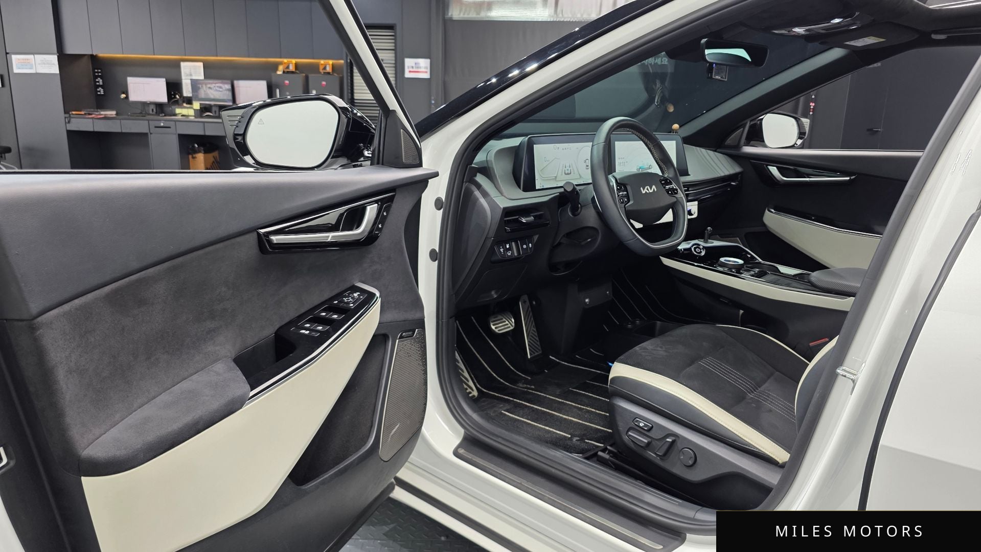 Kia EV6 2023 — миниатюра 12