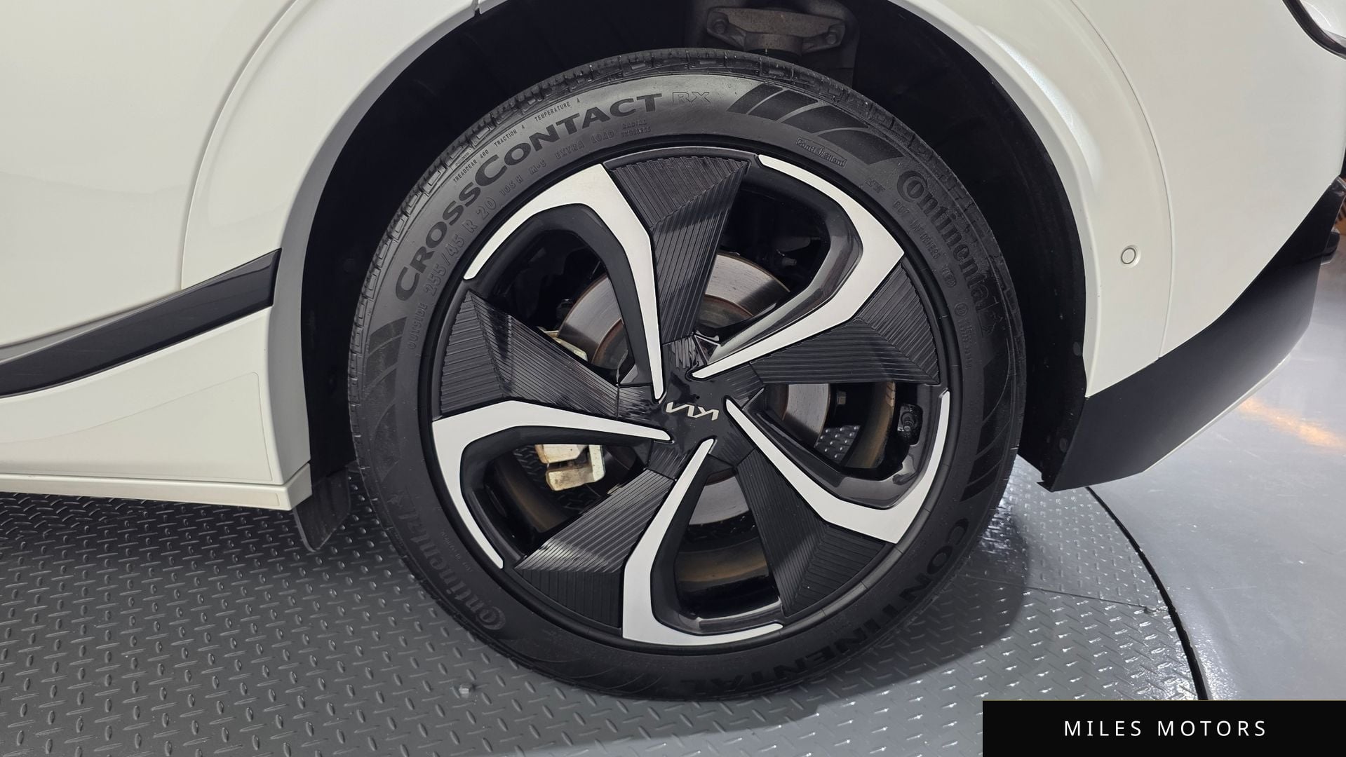 Kia EV6 2023 — миниатюра 6