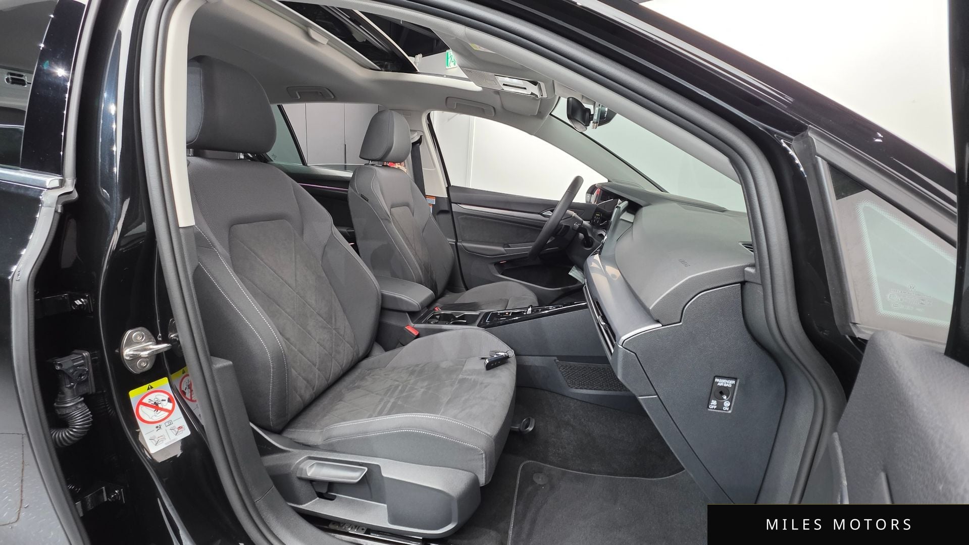 Volkswagen Golf 2024 — миниатюра 10