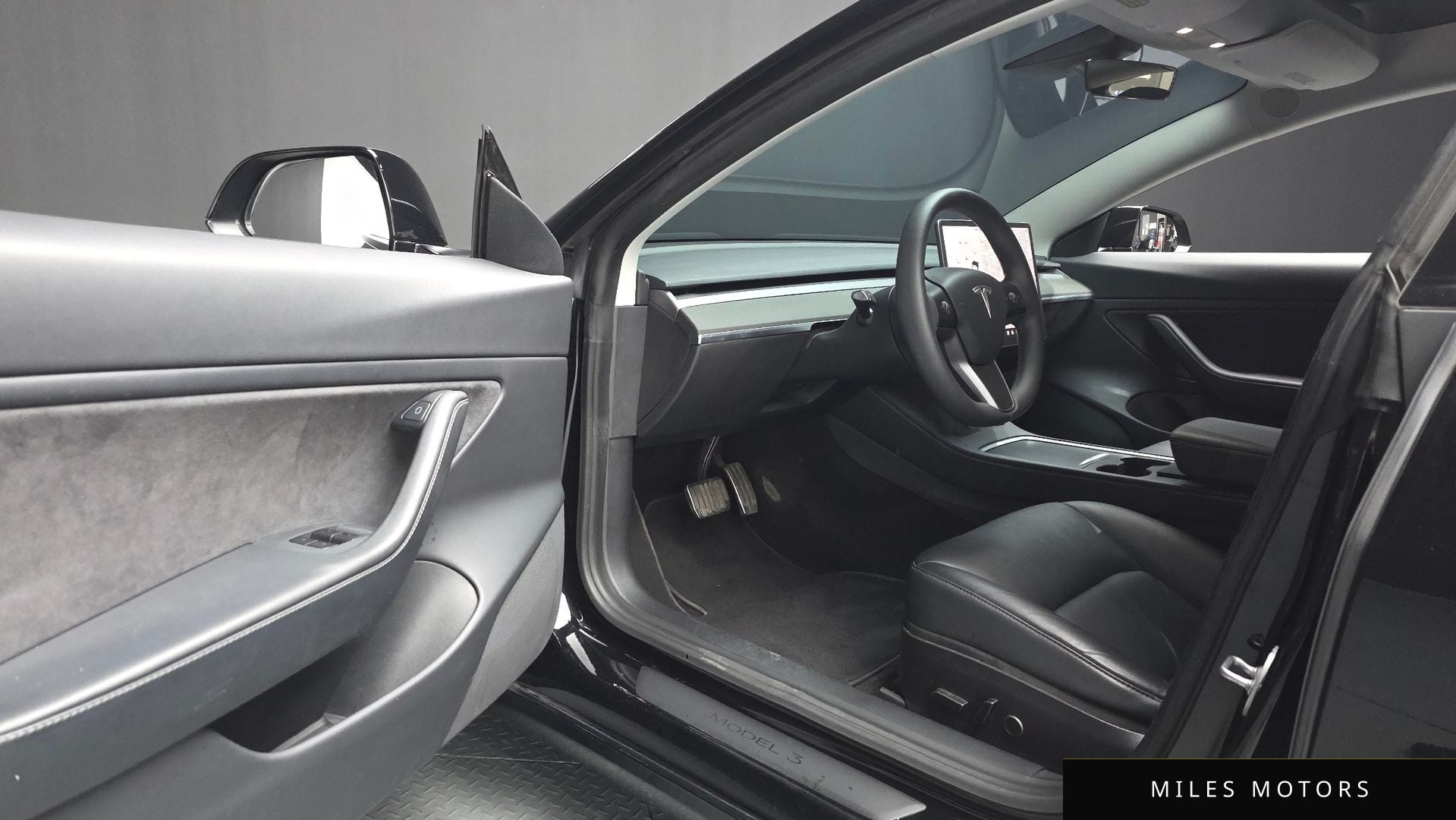 Tesla Model 3 2021 — миниатюра 12