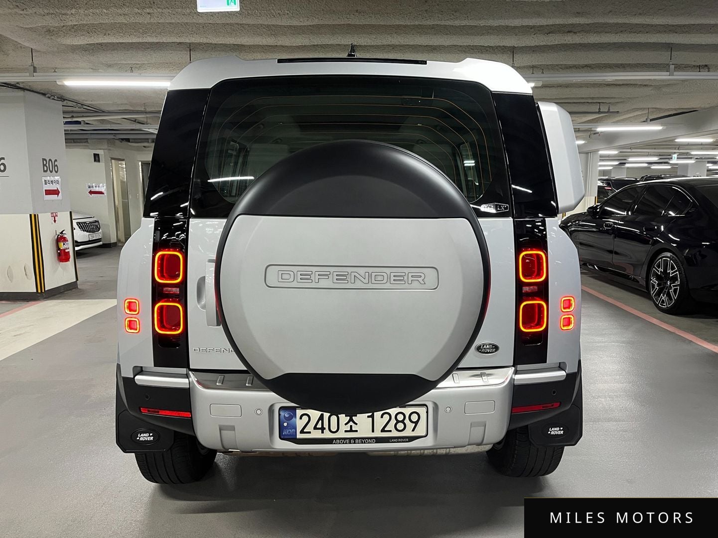 Land Rover Defender 2023 — миниатюра 4