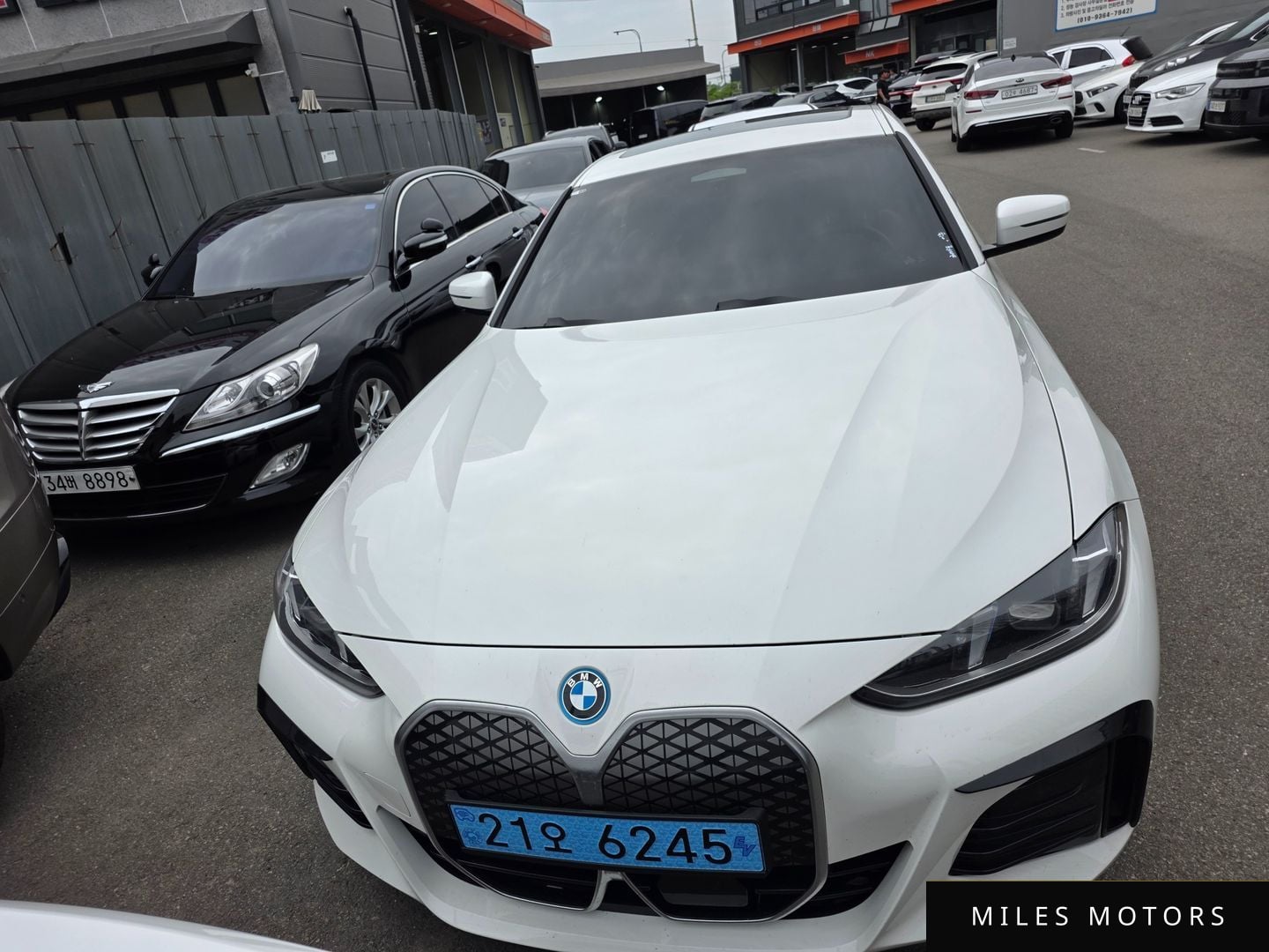 BMW i4 2025 — фото 1 из 11