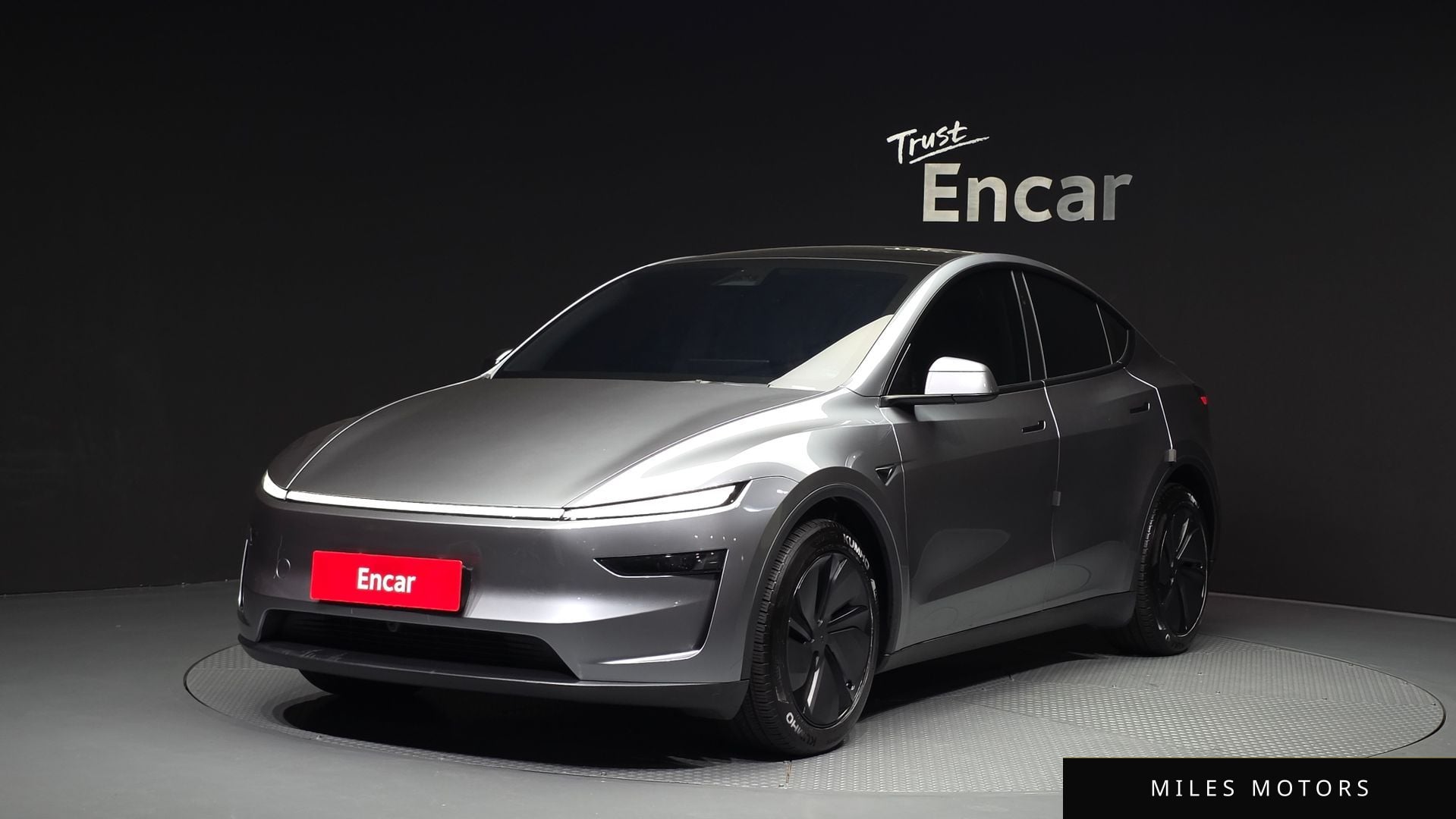 Tesla Model Y 2025 — фото 1 из 12