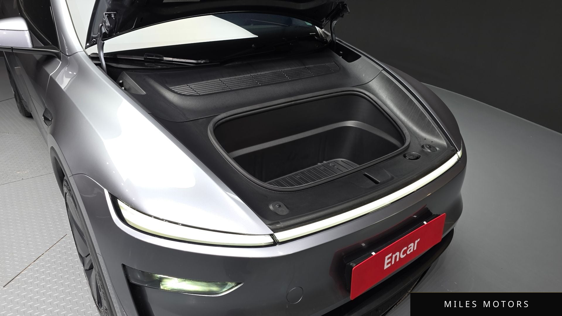 Tesla Model Y 2025 — миниатюра 6