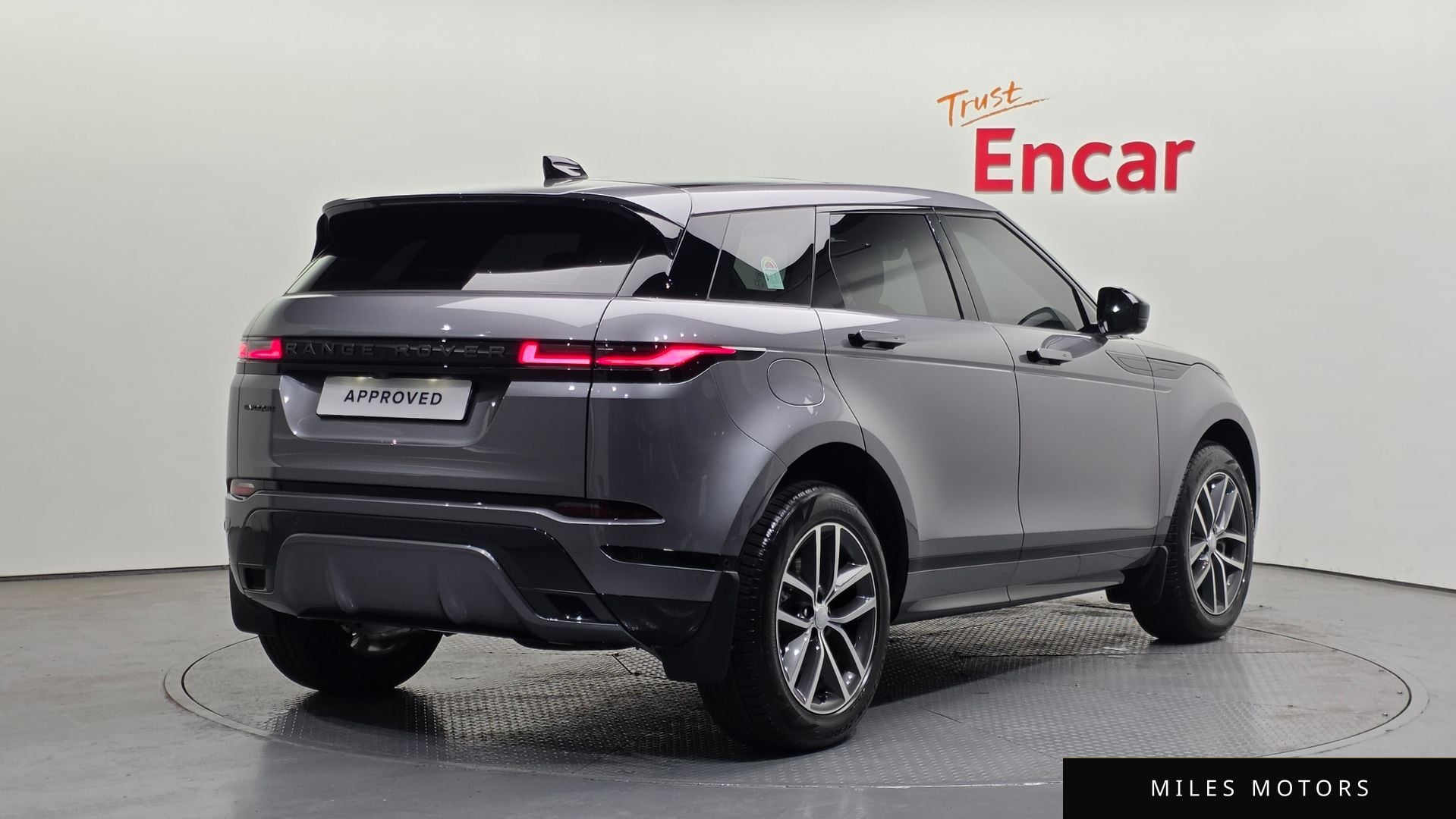 Land Rover Range Rover Evoque 2026 — миниатюра 2