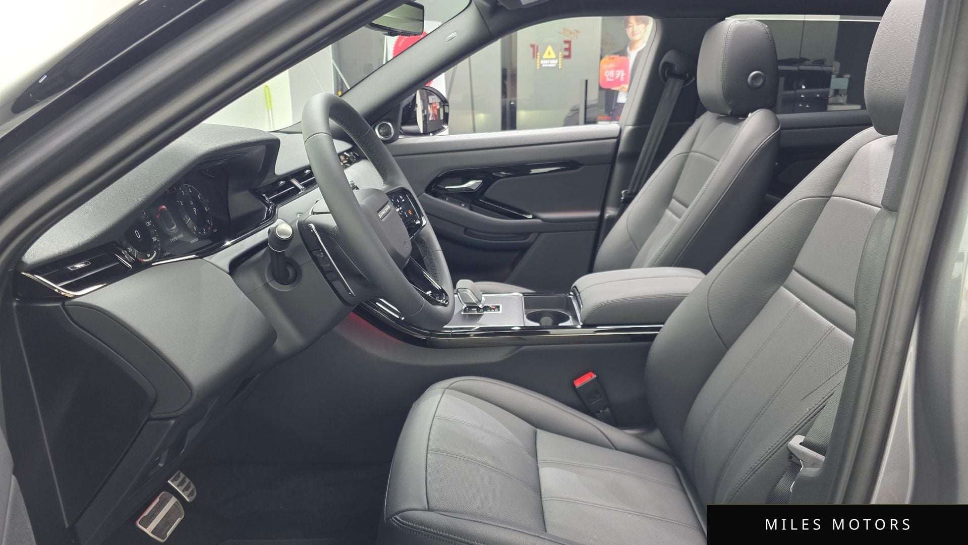Land Rover Range Rover Evoque 2026 — миниатюра 3
