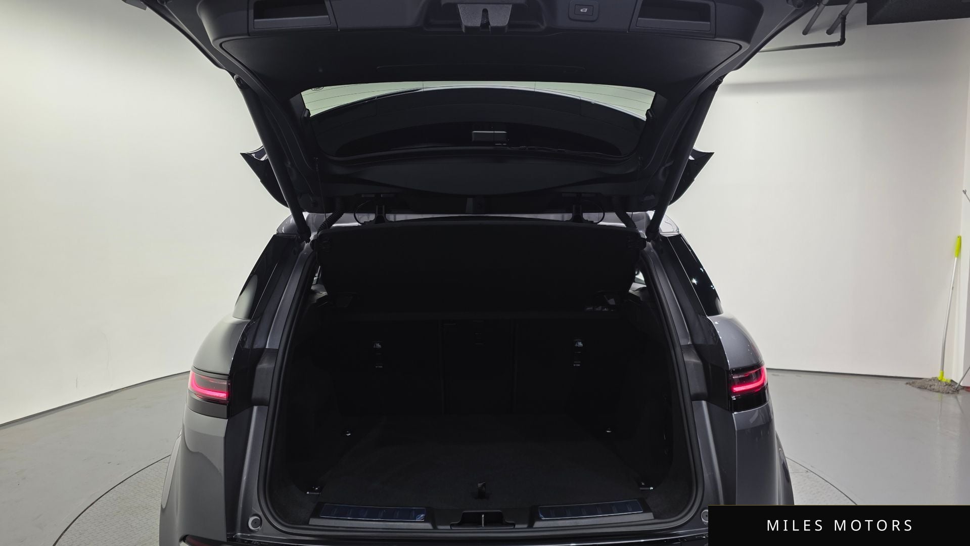 Land Rover Range Rover Evoque 2026 — миниатюра 10
