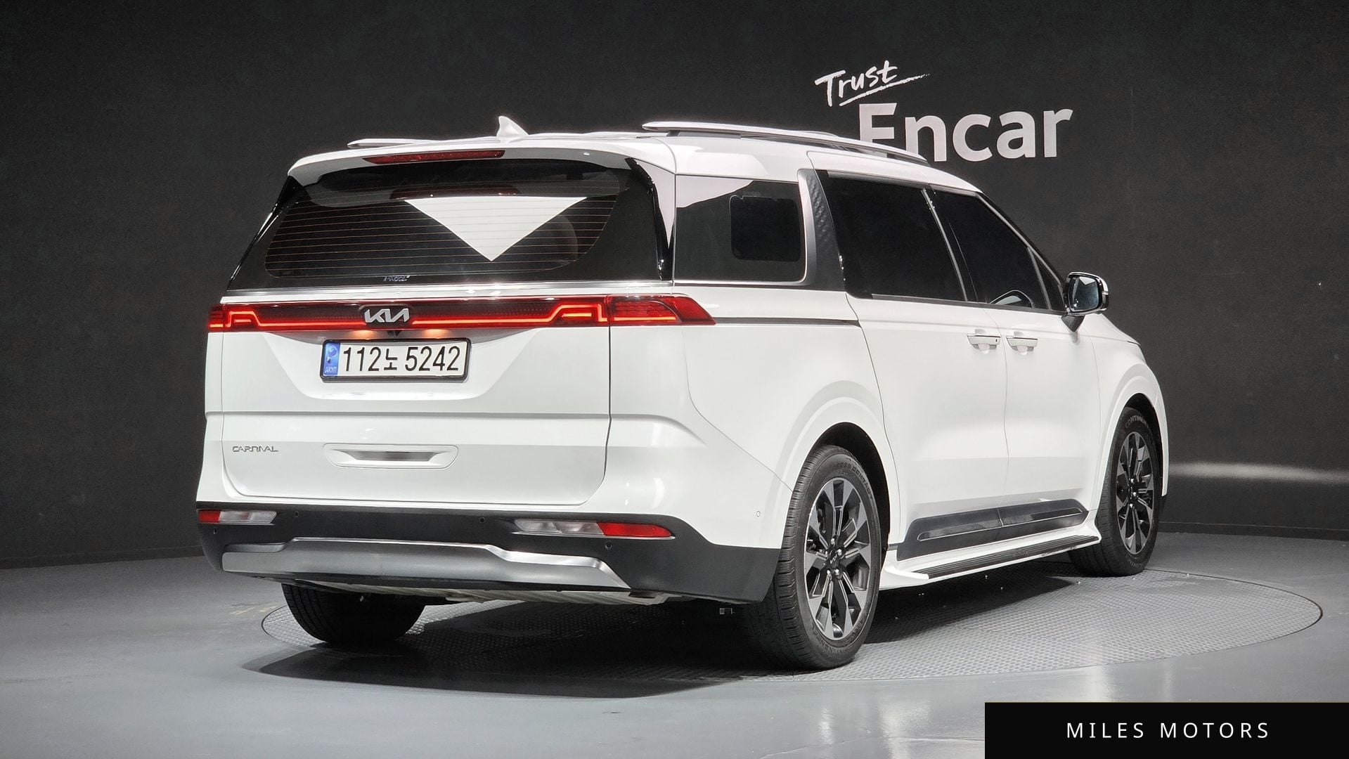 Kia Carnival 2023 — миниатюра 2