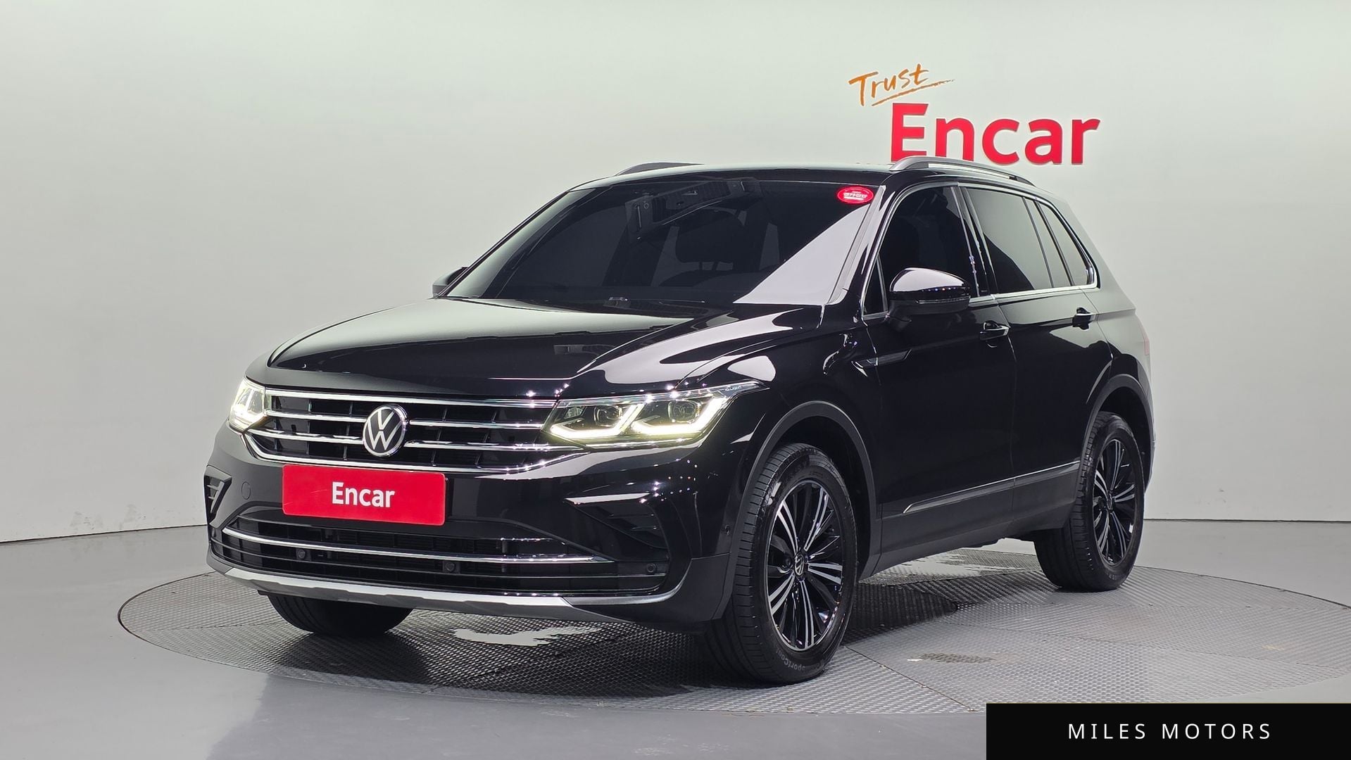 Volkswagen Tiguan 2021 — фото 1 из 12