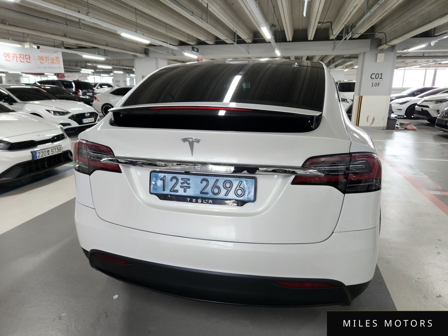 Tesla Model X 2020 — миниатюра 6