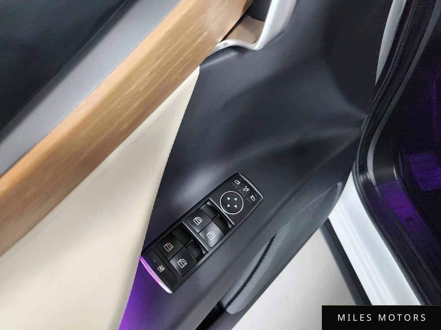 Tesla Model X 2020 — миниатюра 7