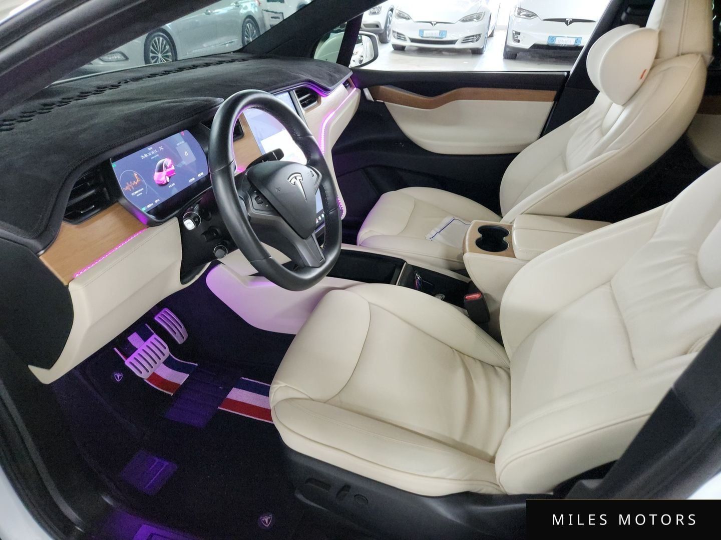 Tesla Model X 2020 — миниатюра 8
