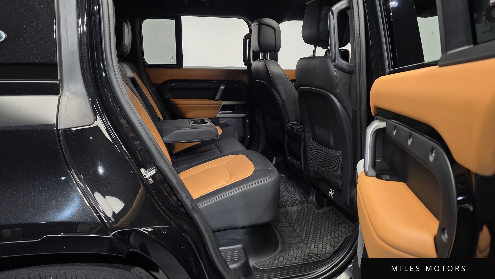 Land Rover Defender 2024 — миниатюра 12