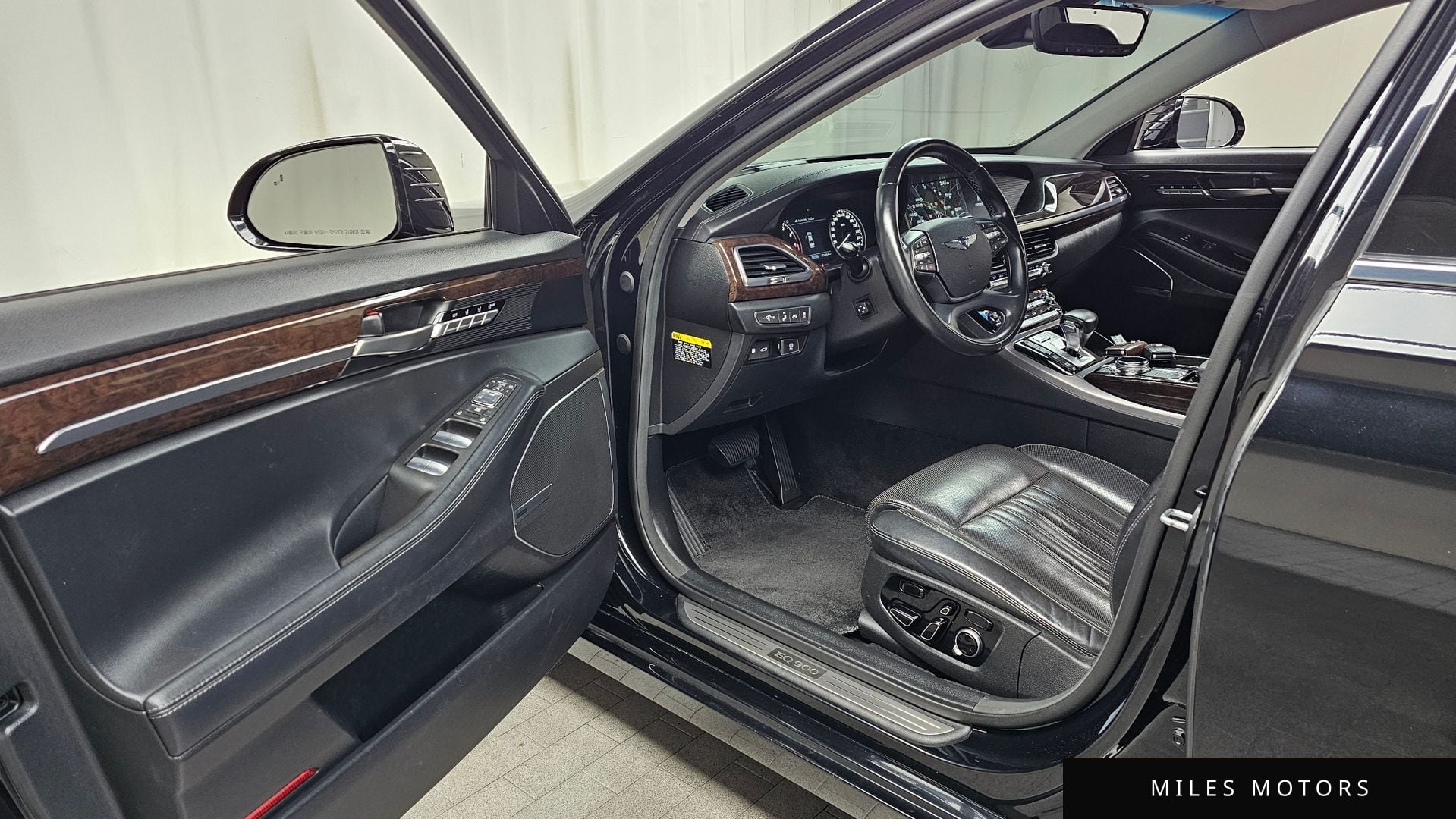 Genesis EQ900 2016 — миниатюра 10