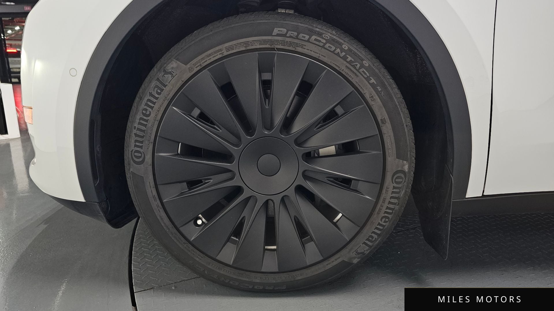 Tesla Model Y 2022 — миниатюра 4