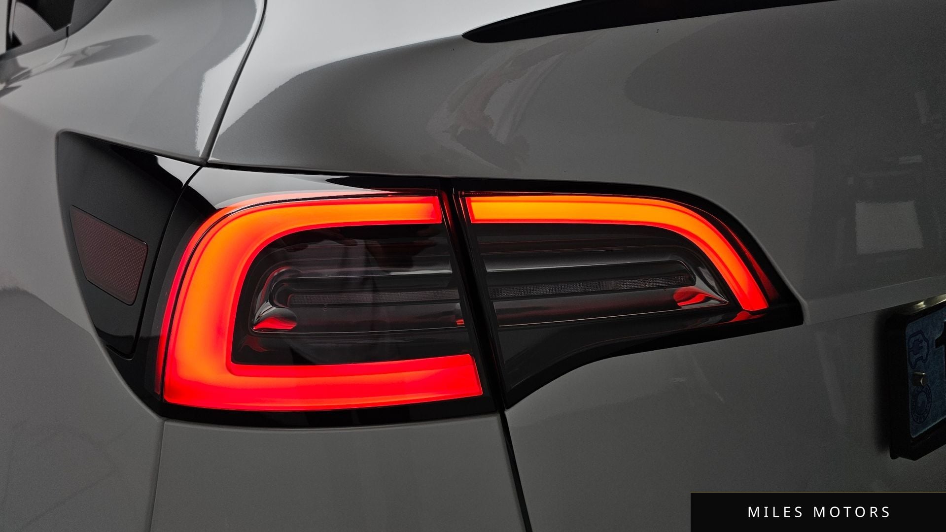 Tesla Model Y 2022 — миниатюра 8