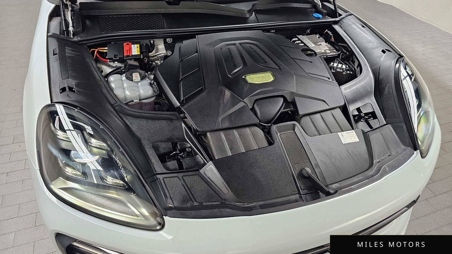 Porsche Cayenne 2022 — миниатюра 6