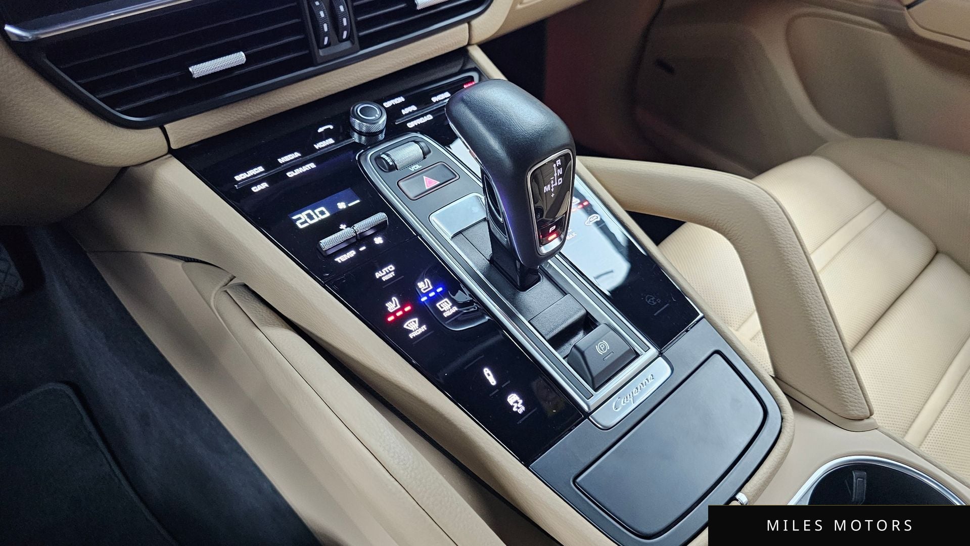 Porsche Cayenne 2022 — миниатюра 9