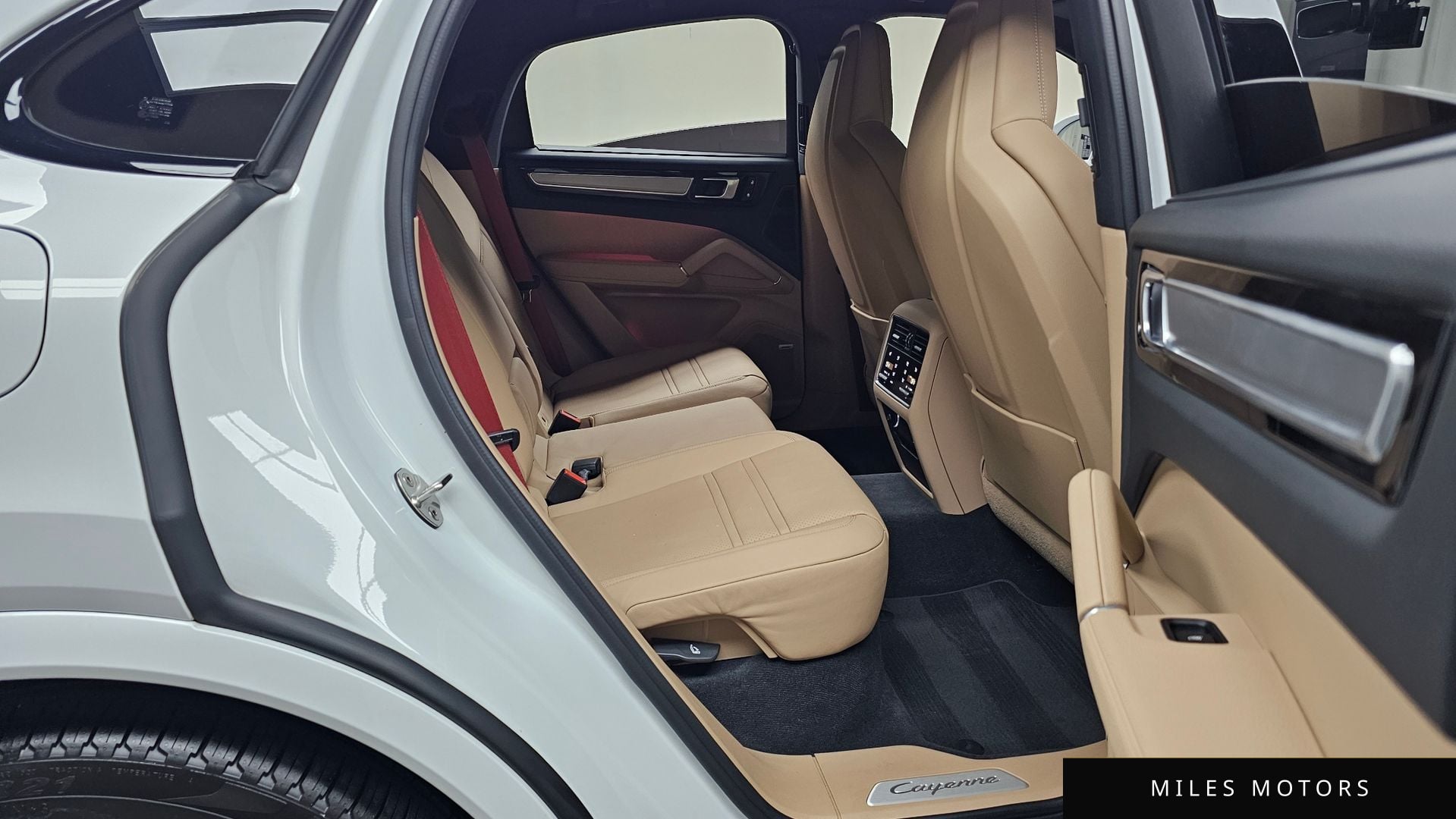 Porsche Cayenne 2022 — миниатюра 11