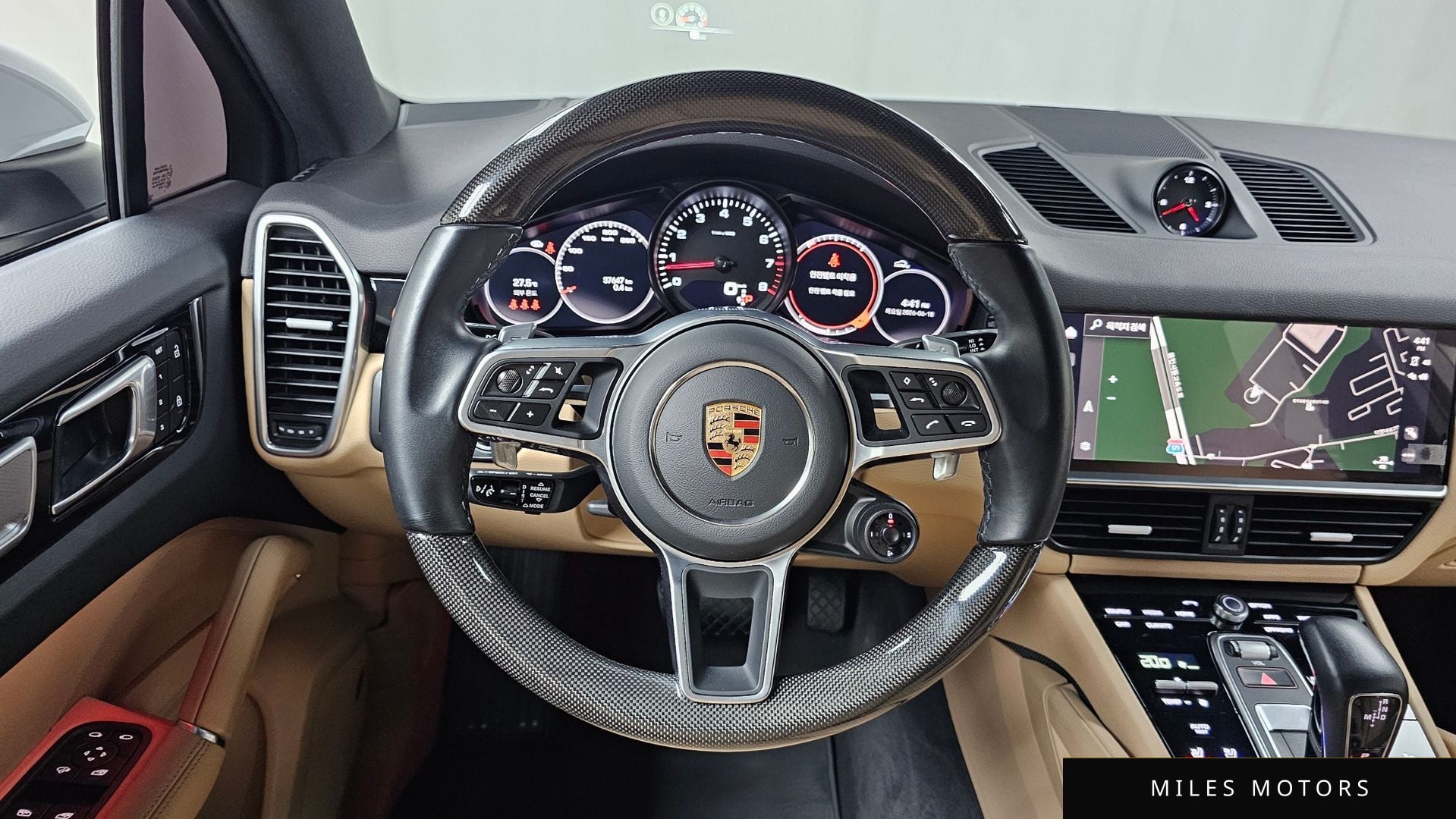 Porsche Cayenne 2022 — миниатюра 12