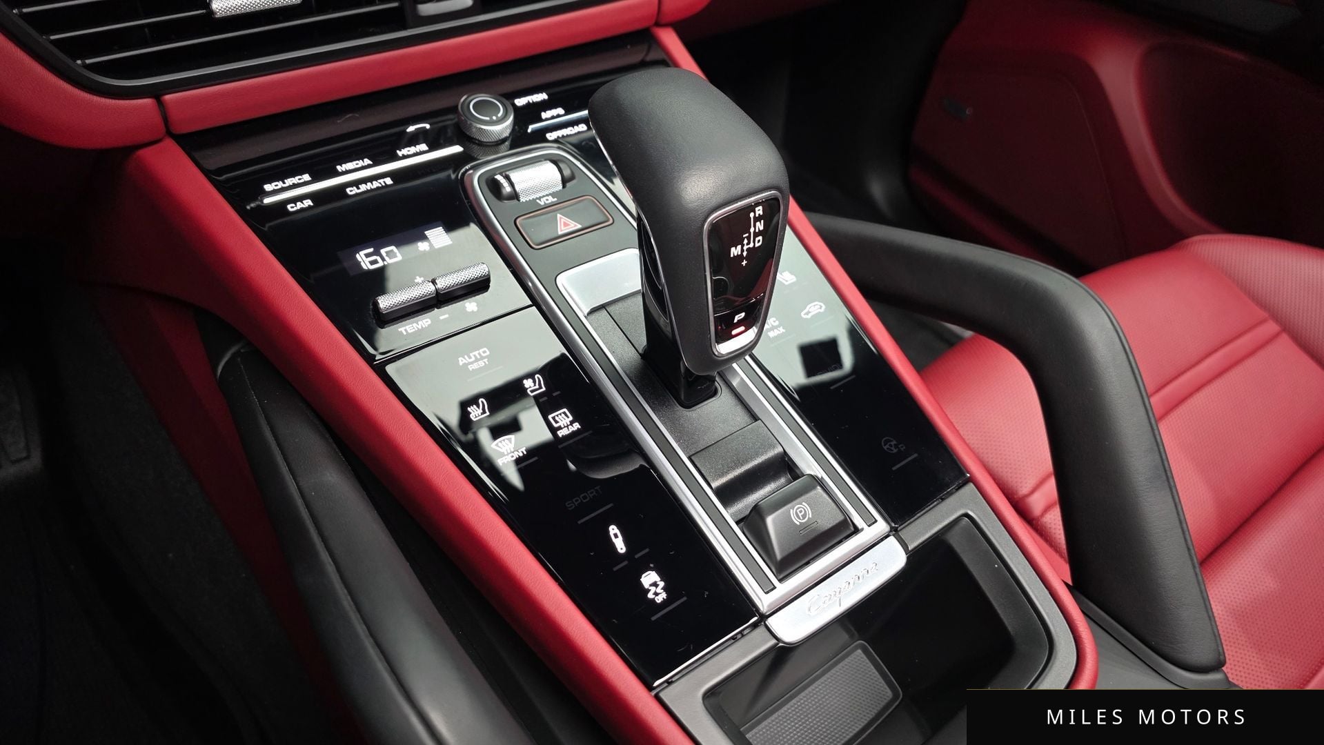 Porsche Cayenne 2022 — миниатюра 12