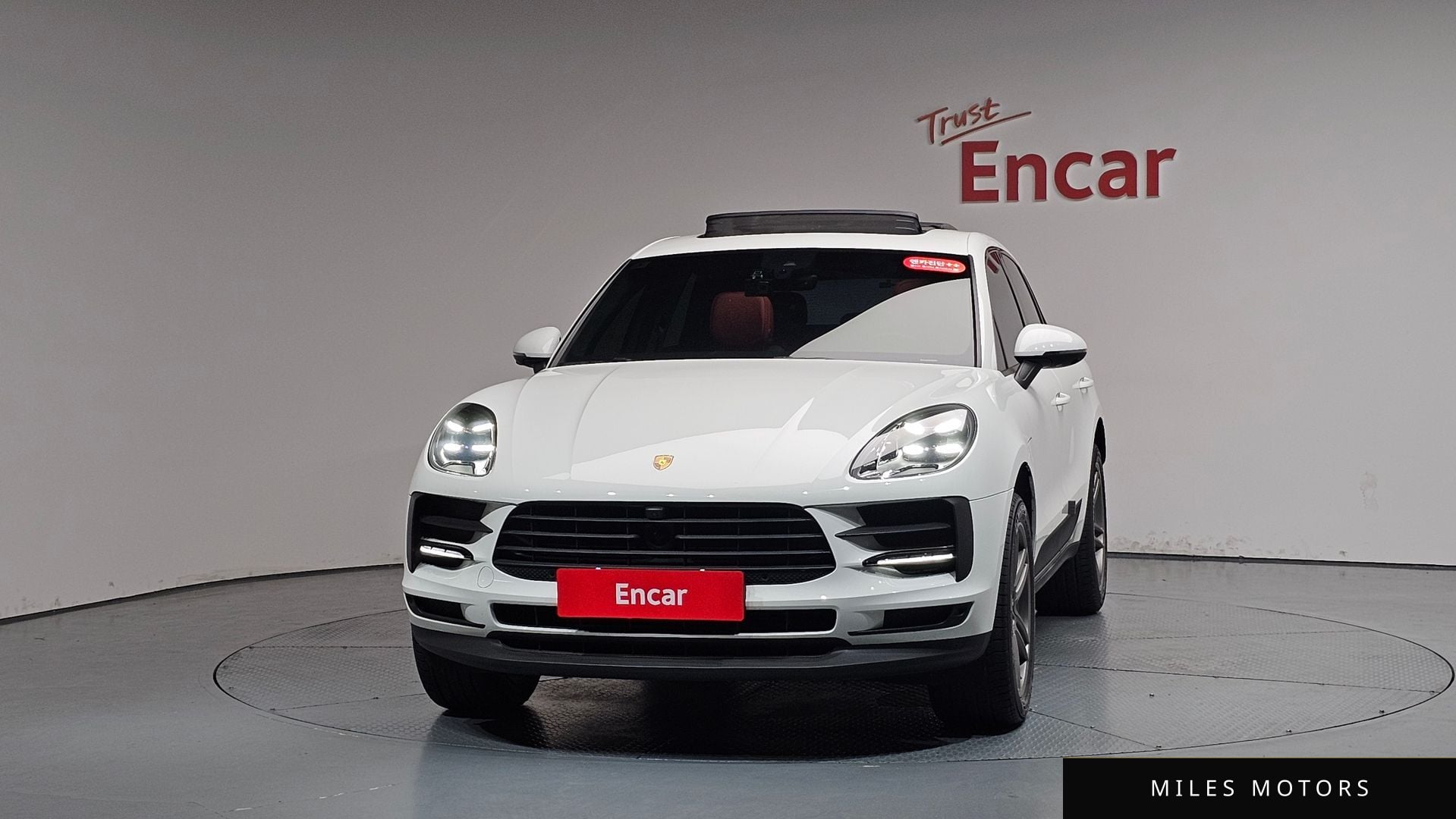 Porsche Macan 2021 — миниатюра 2