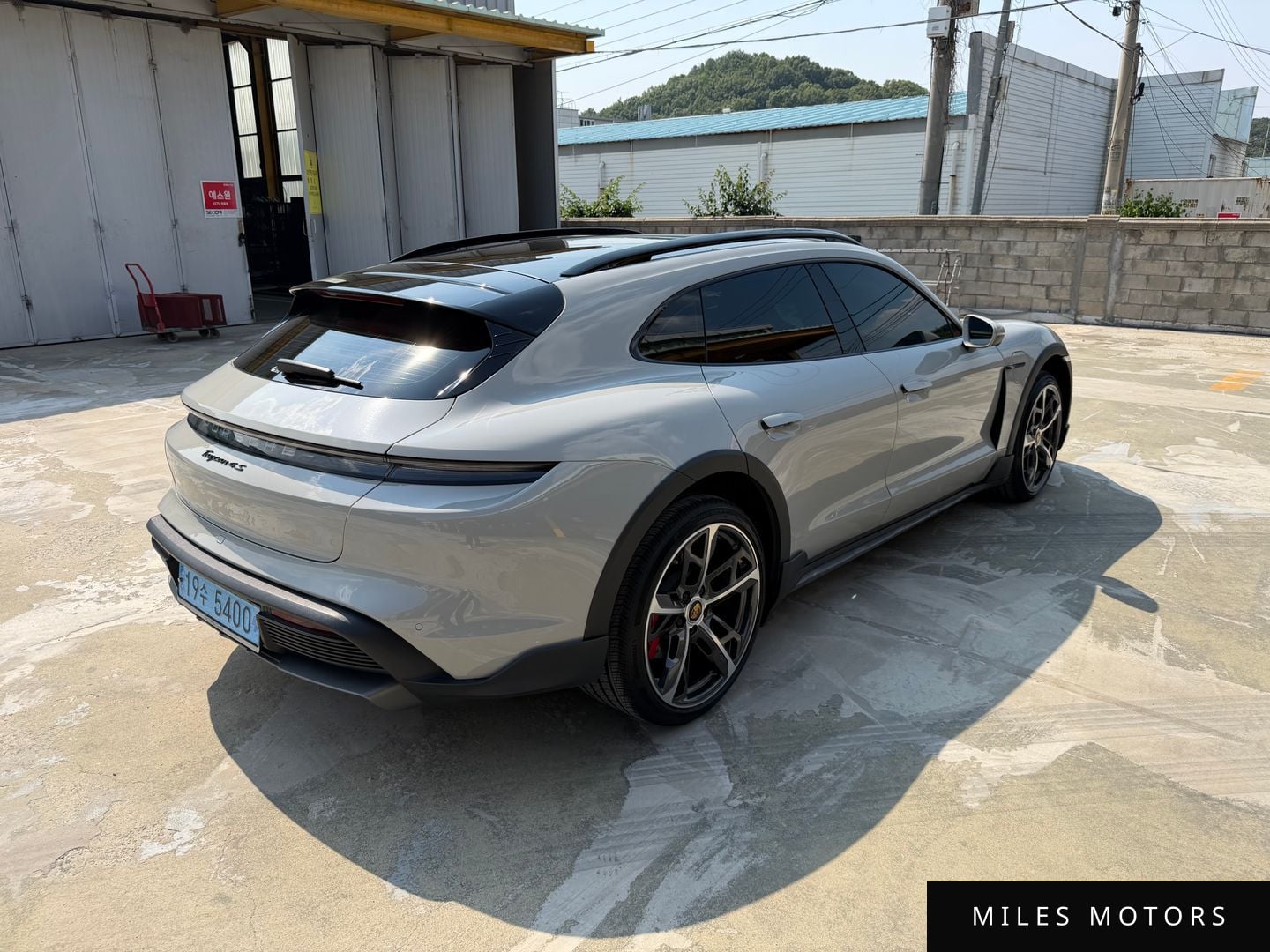 Porsche Taycan 2022 — миниатюра 2