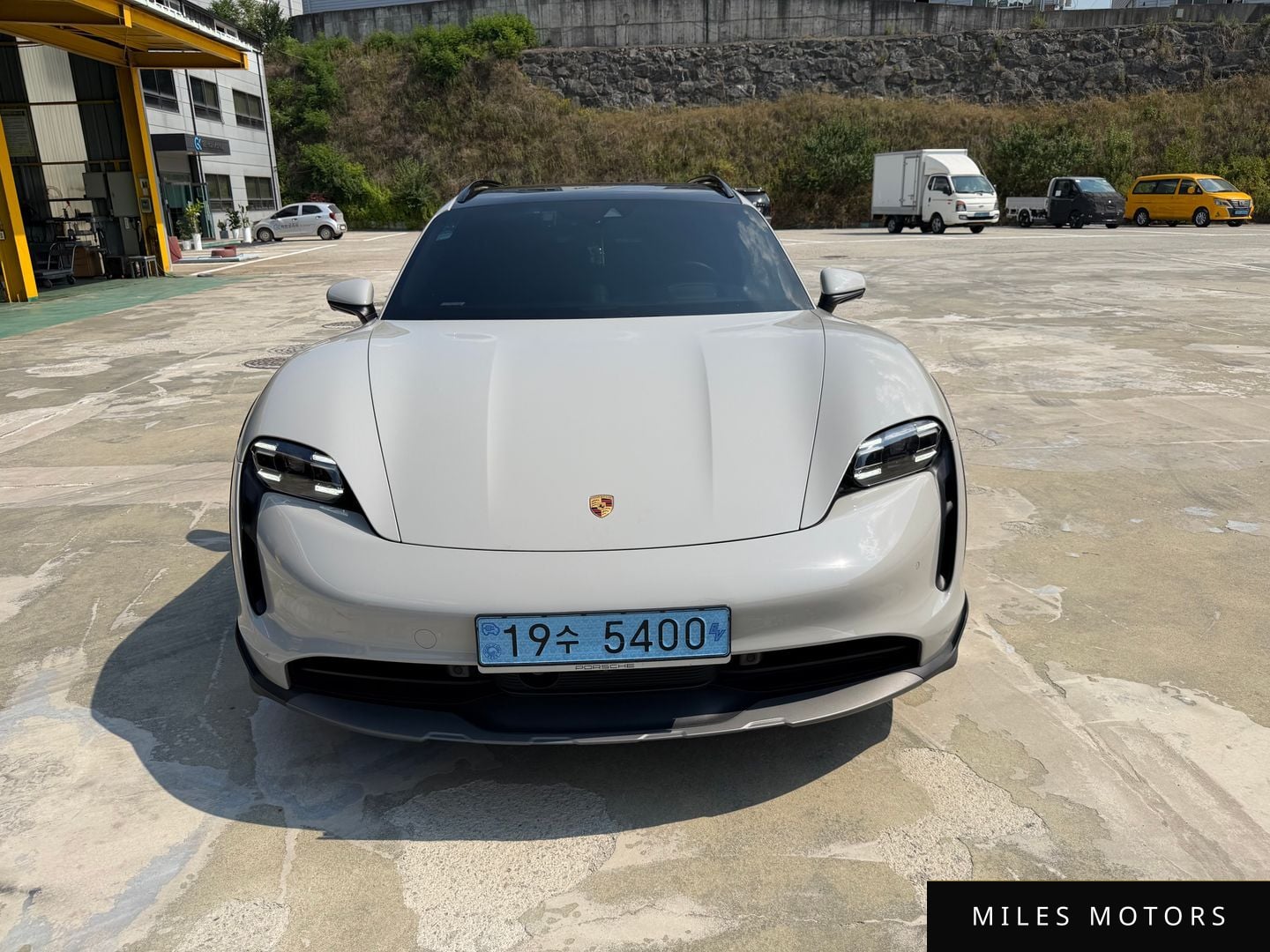 Porsche Taycan 2022 — миниатюра 3