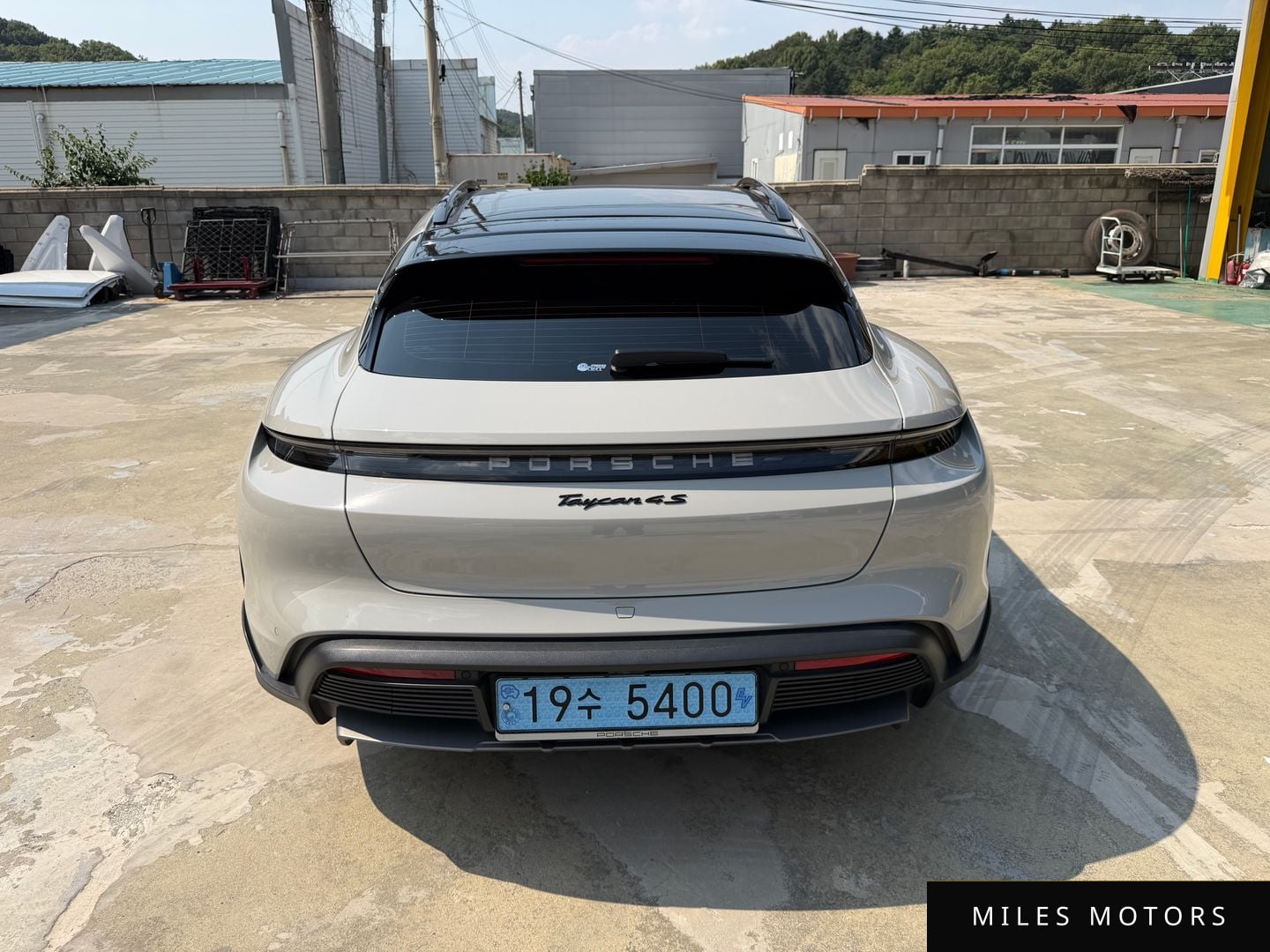 Porsche Taycan 2022 — миниатюра 4