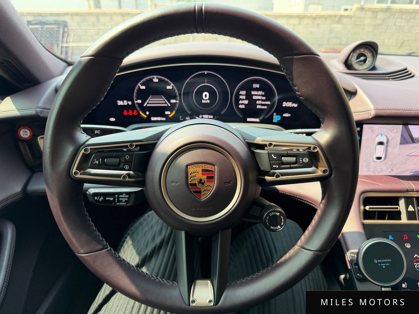 Porsche Taycan 2022 — миниатюра 7