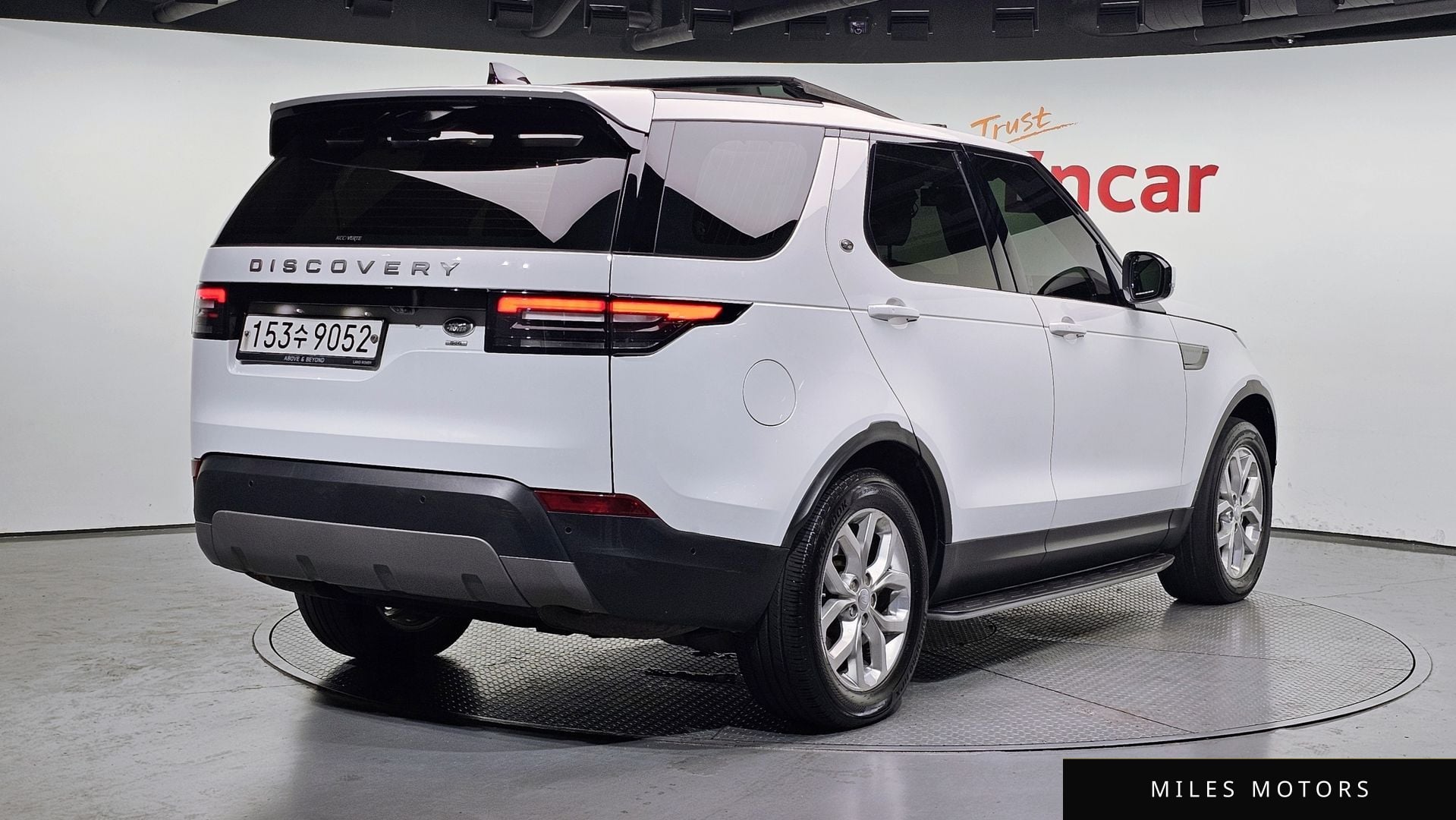 Land Rover Discovery 2019 — миниатюра 2