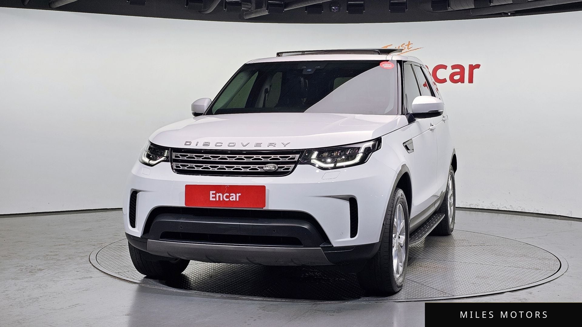 Land Rover Discovery 2019 — миниатюра 3