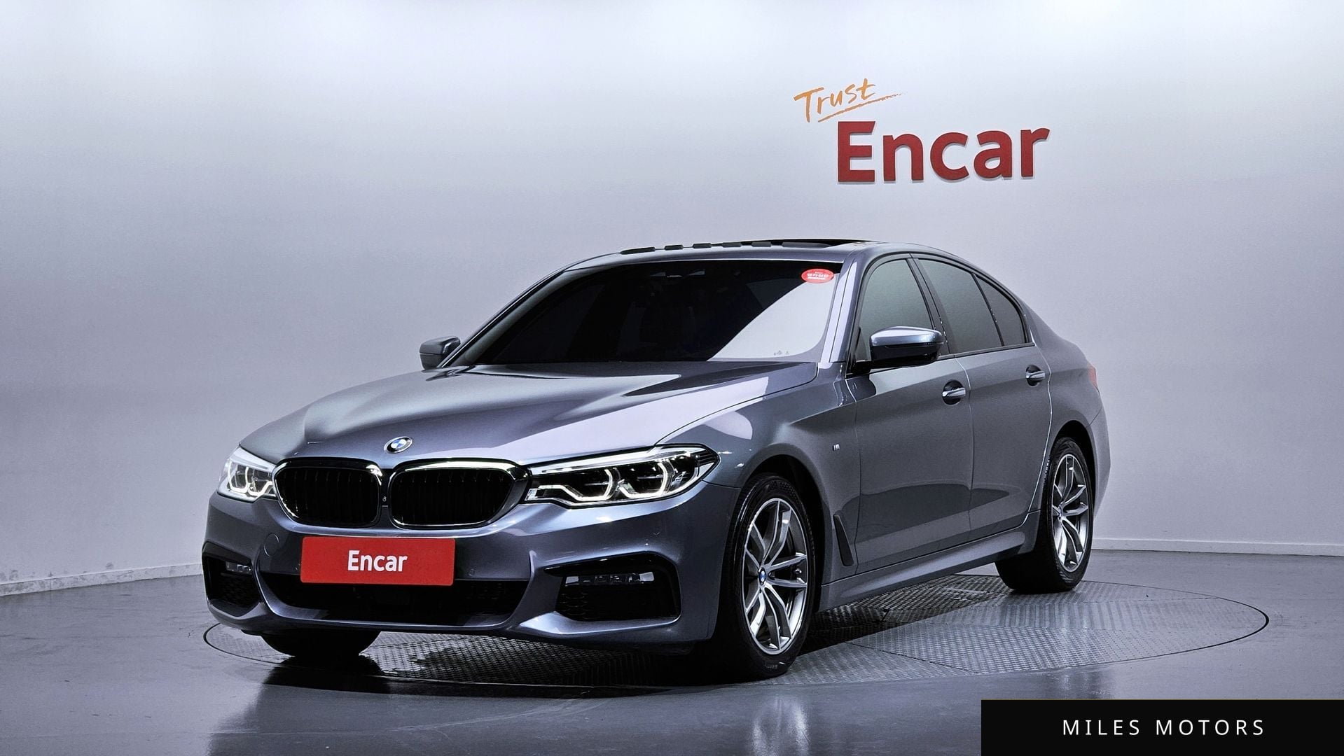 BMW 5 Series (G30) 2017 — фото 1 из 12