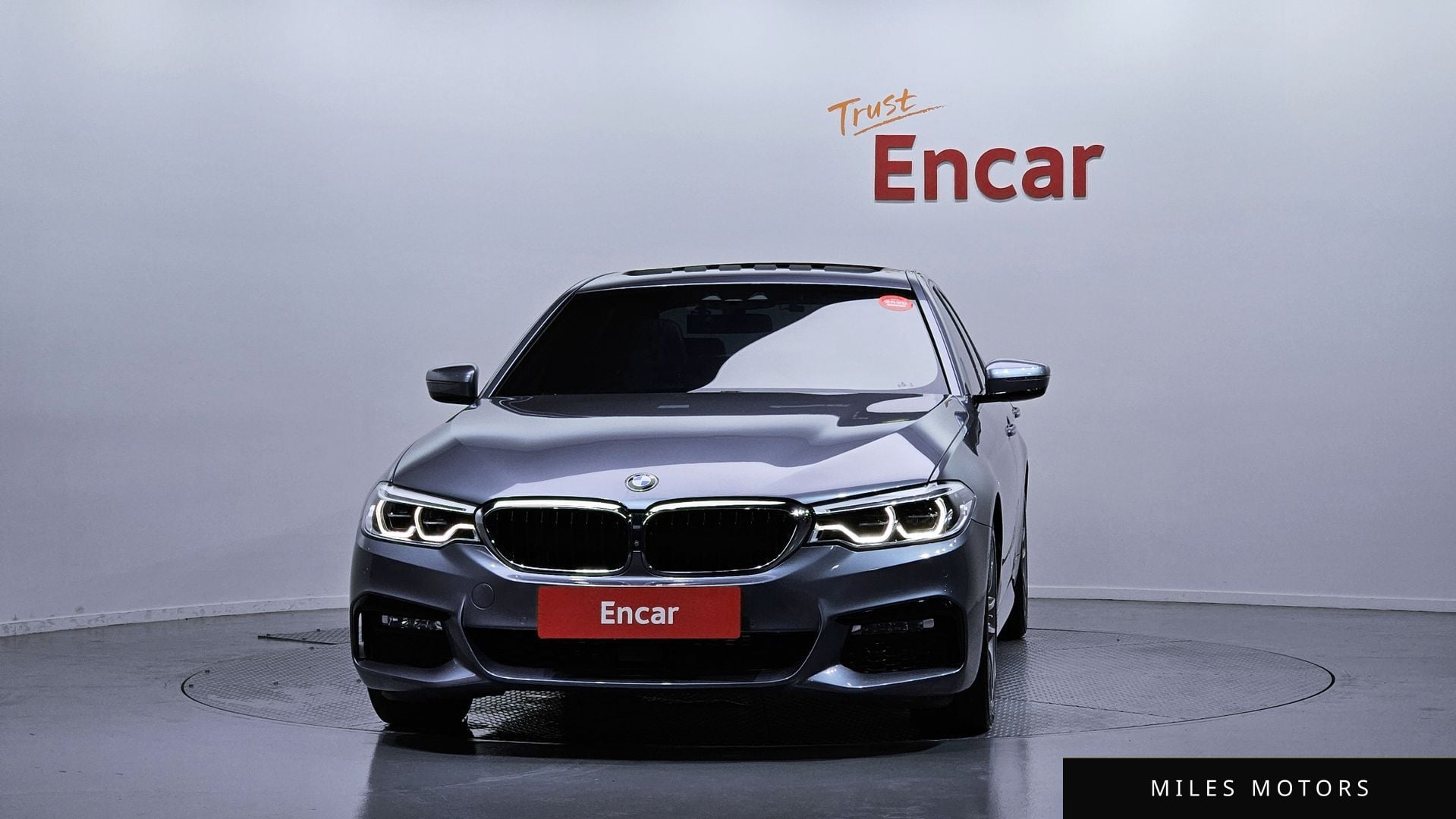 BMW 5 Series (G30) 2017 — миниатюра 3
