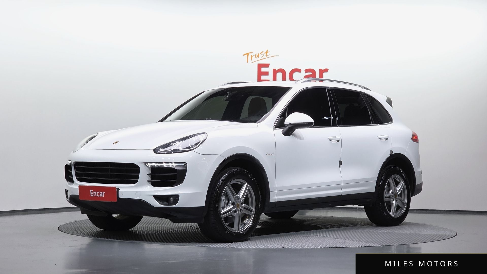 Porsche Cayenne 2015 — фото 1 из 12
